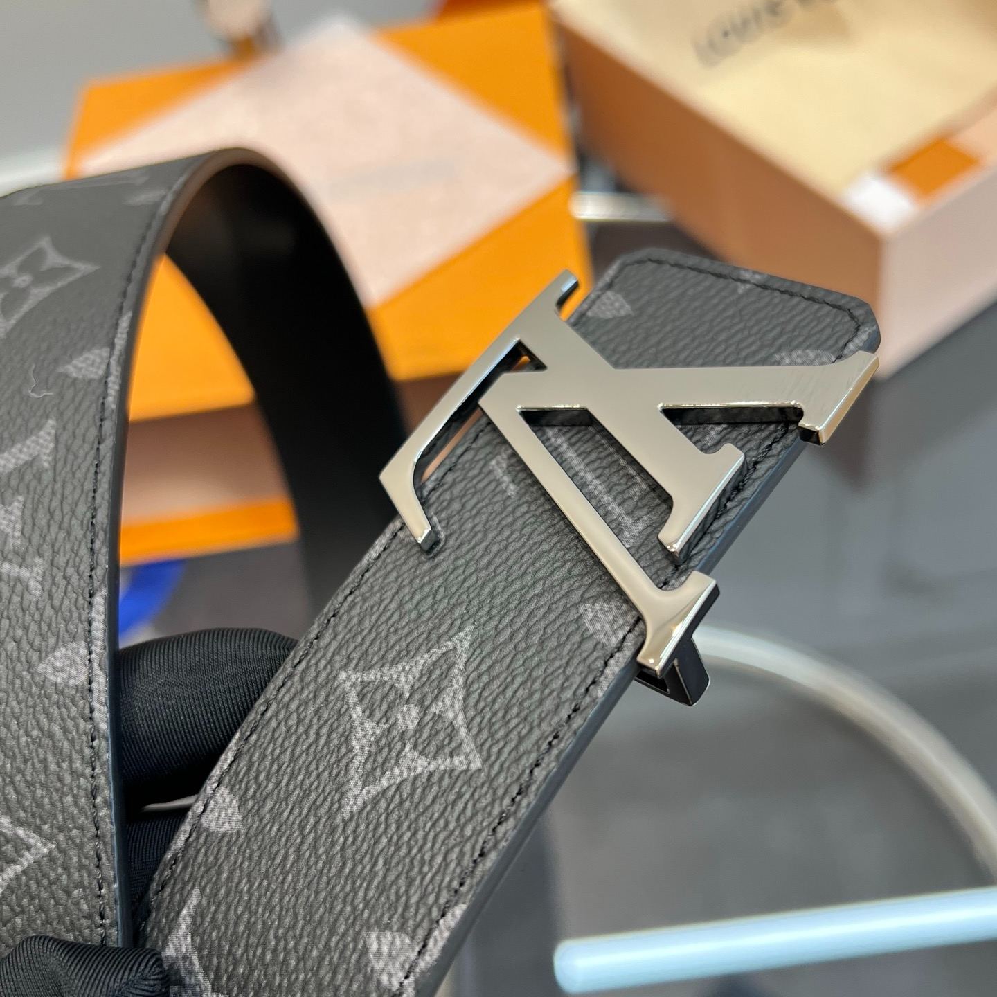 Louis Vuitton Santur LV Initial 40mm Reversible Monogram Eclipse Belt（M9043）