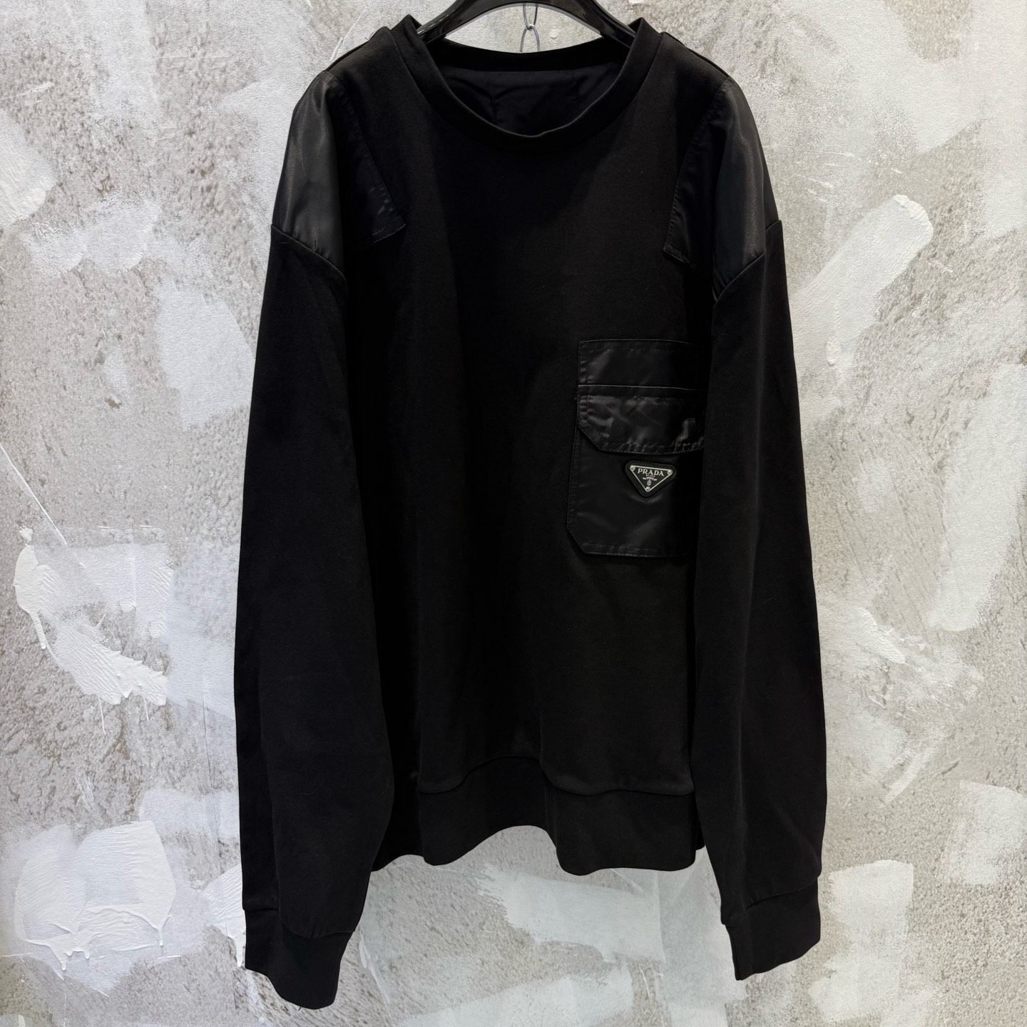 PRADA Prada solid color nylon patchwork pocket sweatshirt round neck long sleeves  (UJL35B-11JE-F0806-S-OOO）