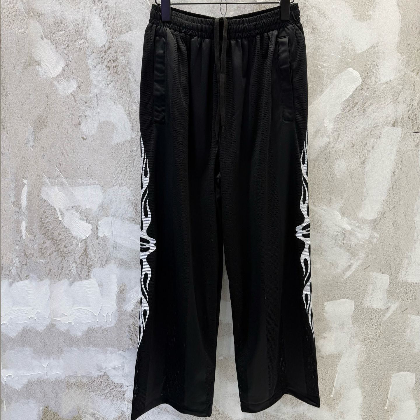 Balenciaga Baggy Mesh Track Pants (794852TQV381000）