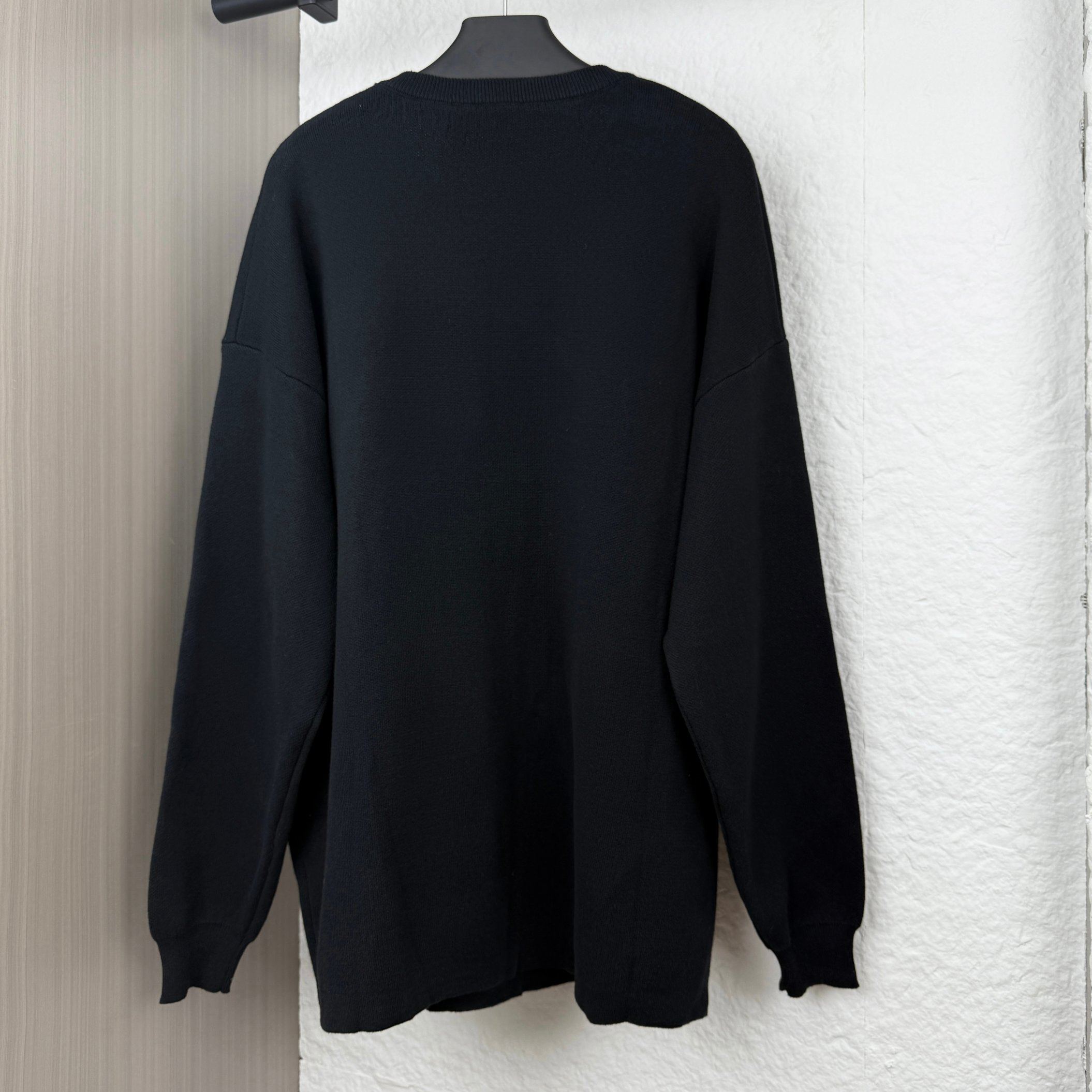 LOEWE Men's Black Anagram Pocket Knit Sweater (H526Y14KDM-1100）