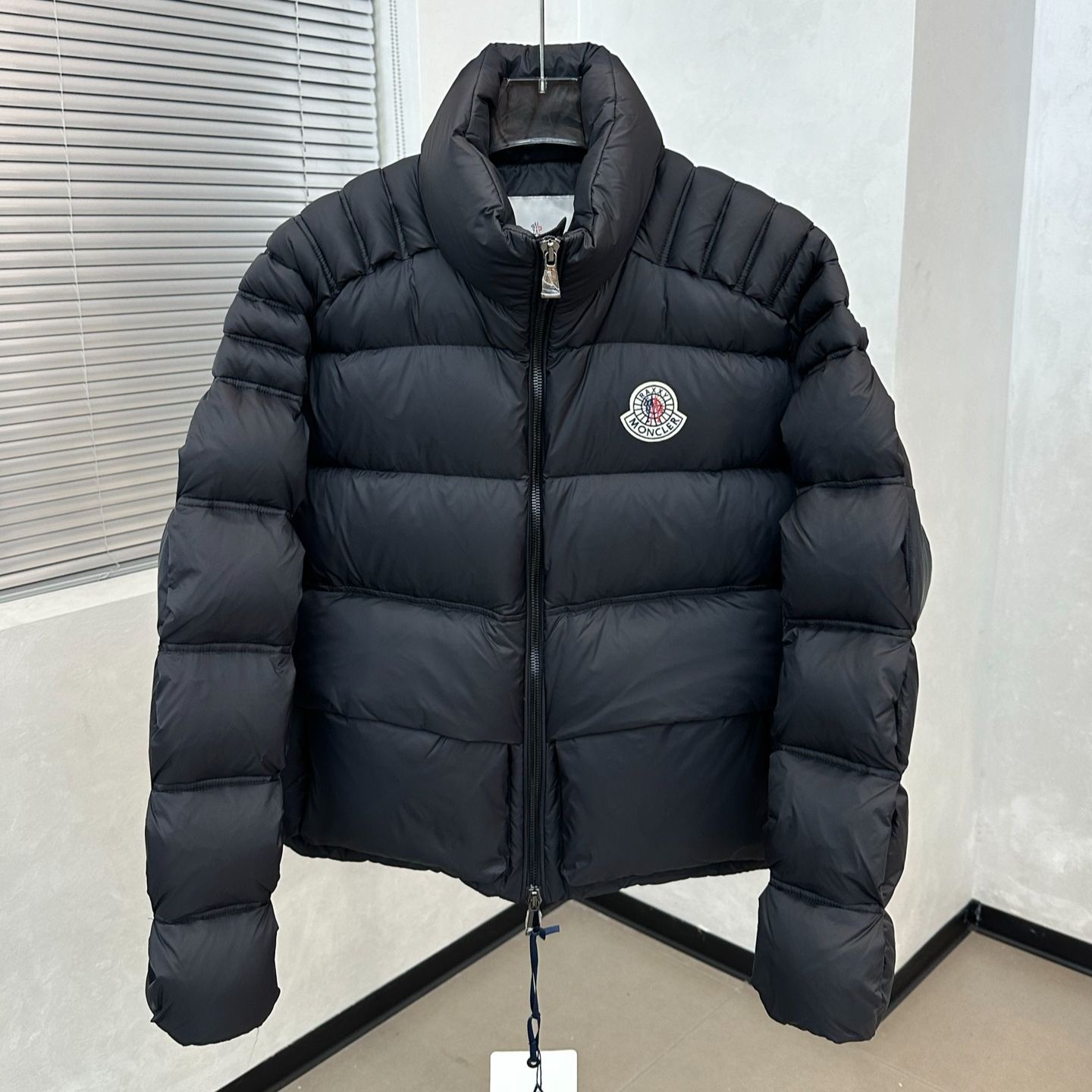 MONCLER Dofa men's and women's short down jackets（I20961A00011M3485999）