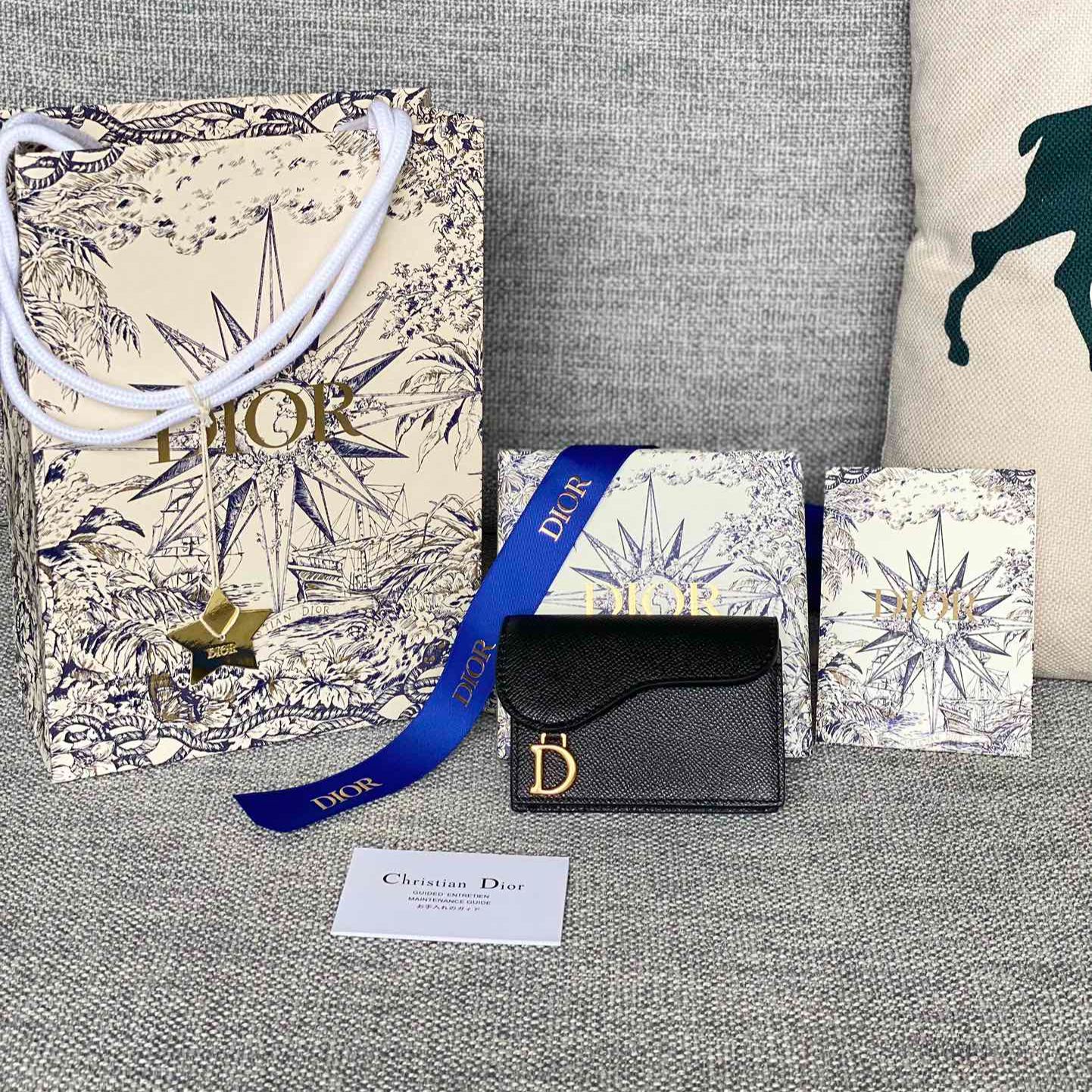 Dior goatskin saddle flap card holder（S5611CCEH-M01Z）