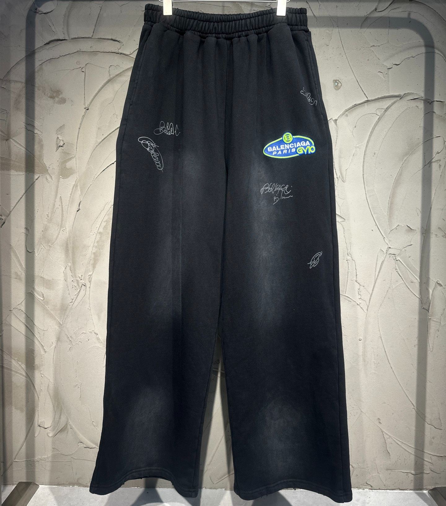 Balenciaga Men's Banana Baggy Pants (846917TTVE41041）