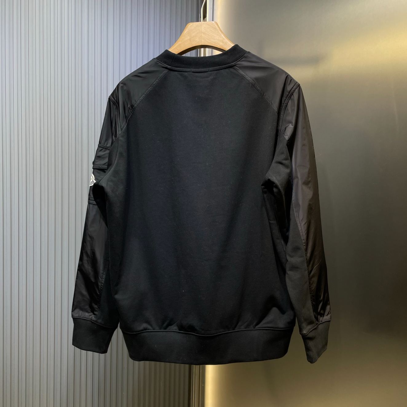 Moncler Black Cotton Blend Sweatshirt（K20918G0004989A8F999）