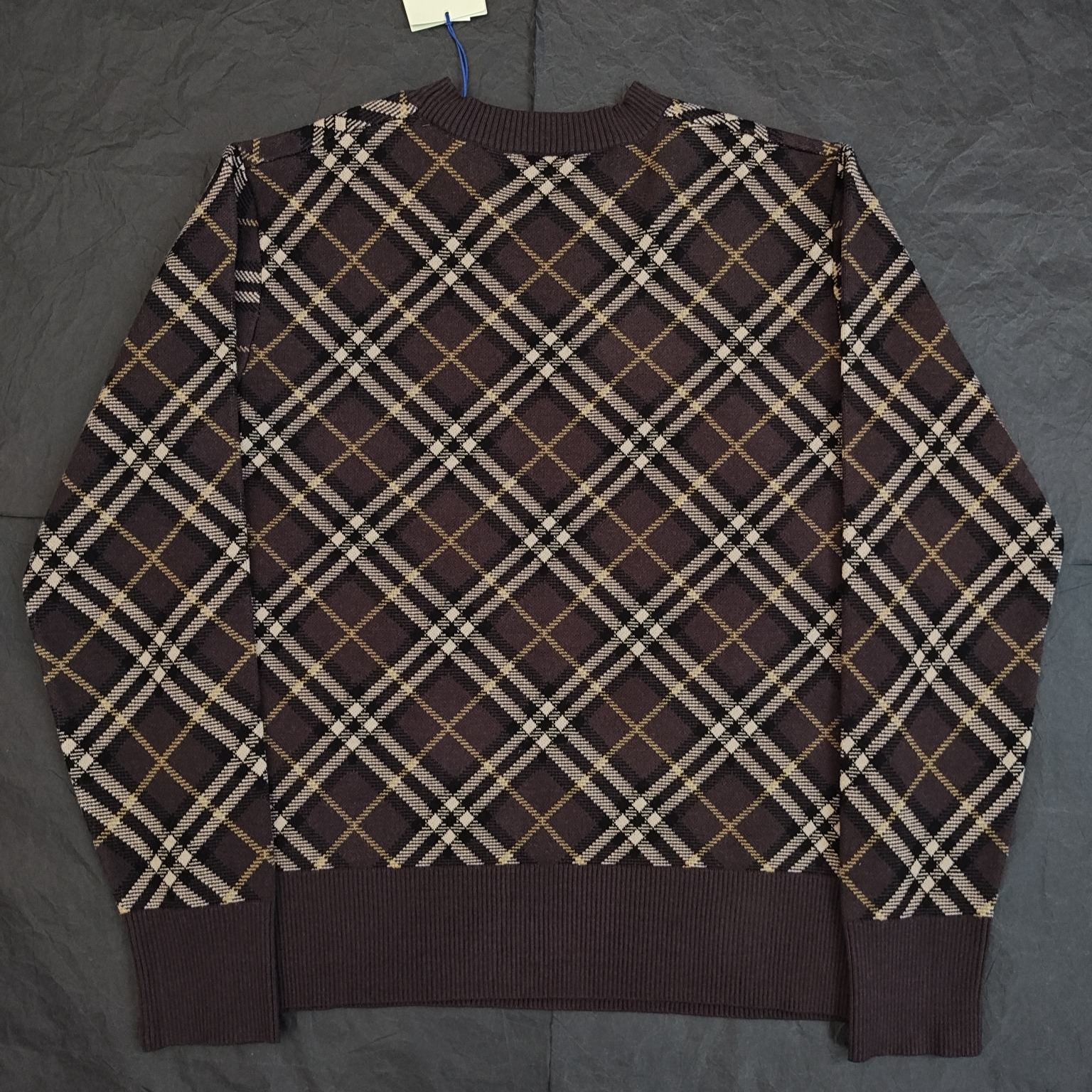 Burberry Check Wool and Cashmere Blend Sweater (Truffle Brown)（81157041）