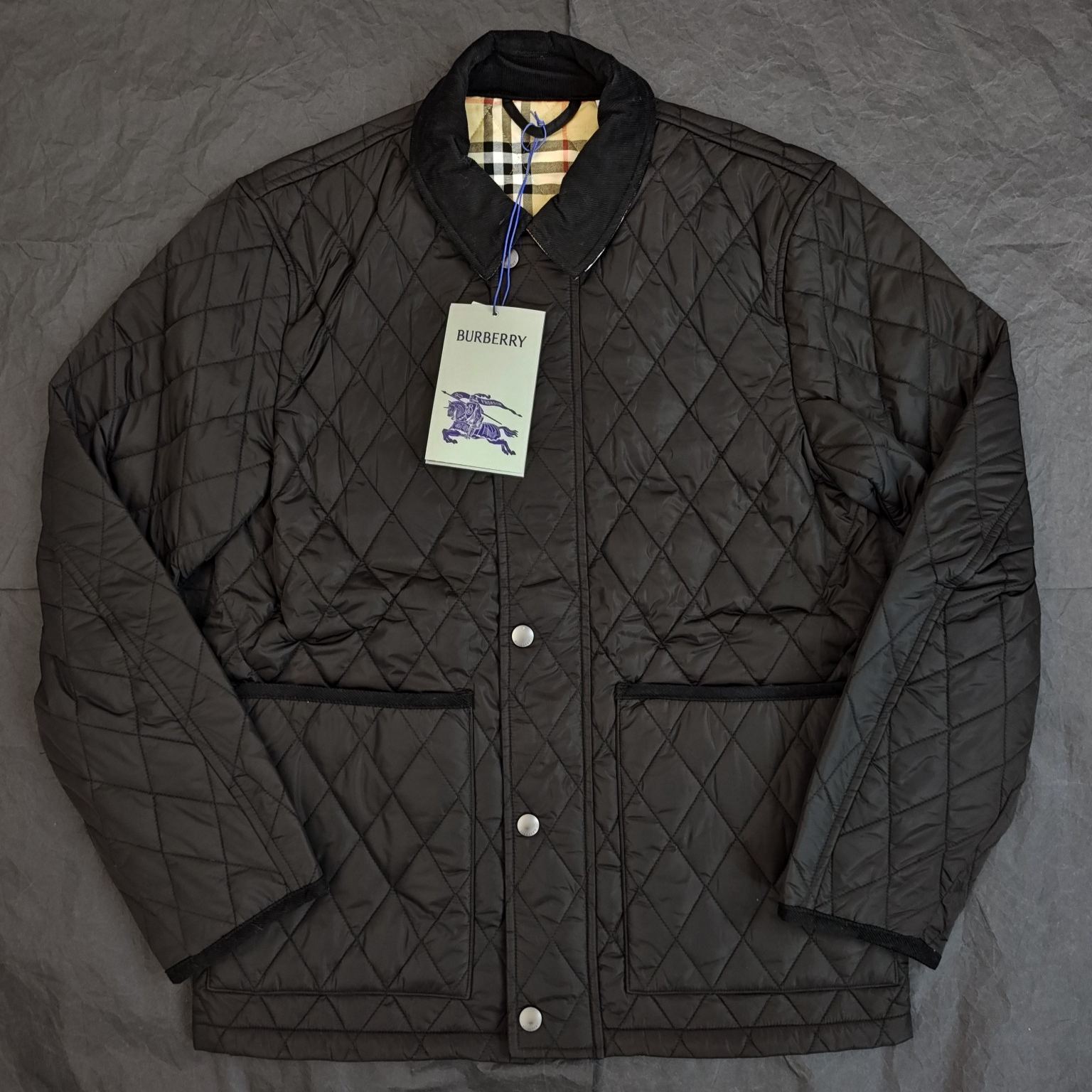Burberry Quilted Nylon Jacket (Black/Sand)（81075101）