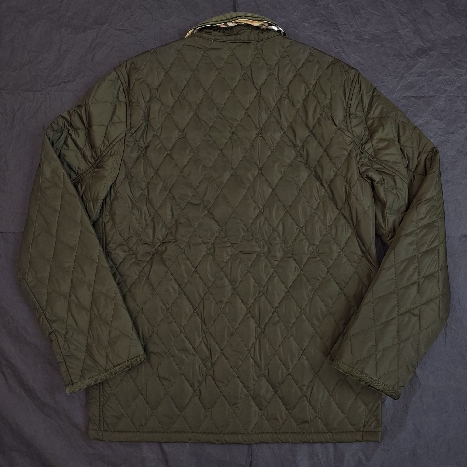 Burberry Quilted Nylon Jacket (Black/Sand)（81075101）