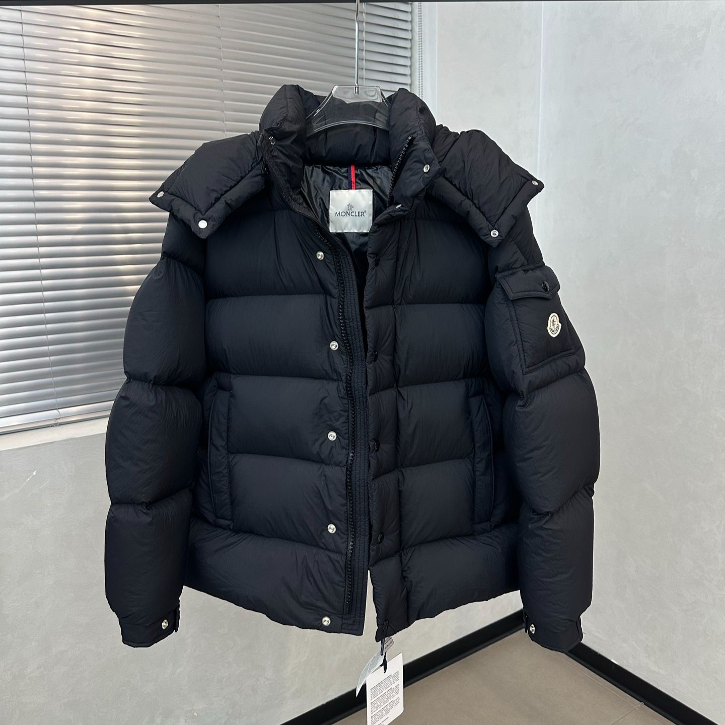 Moncler Short Down Jacket 'maya 70'（1A0016954A8190D）