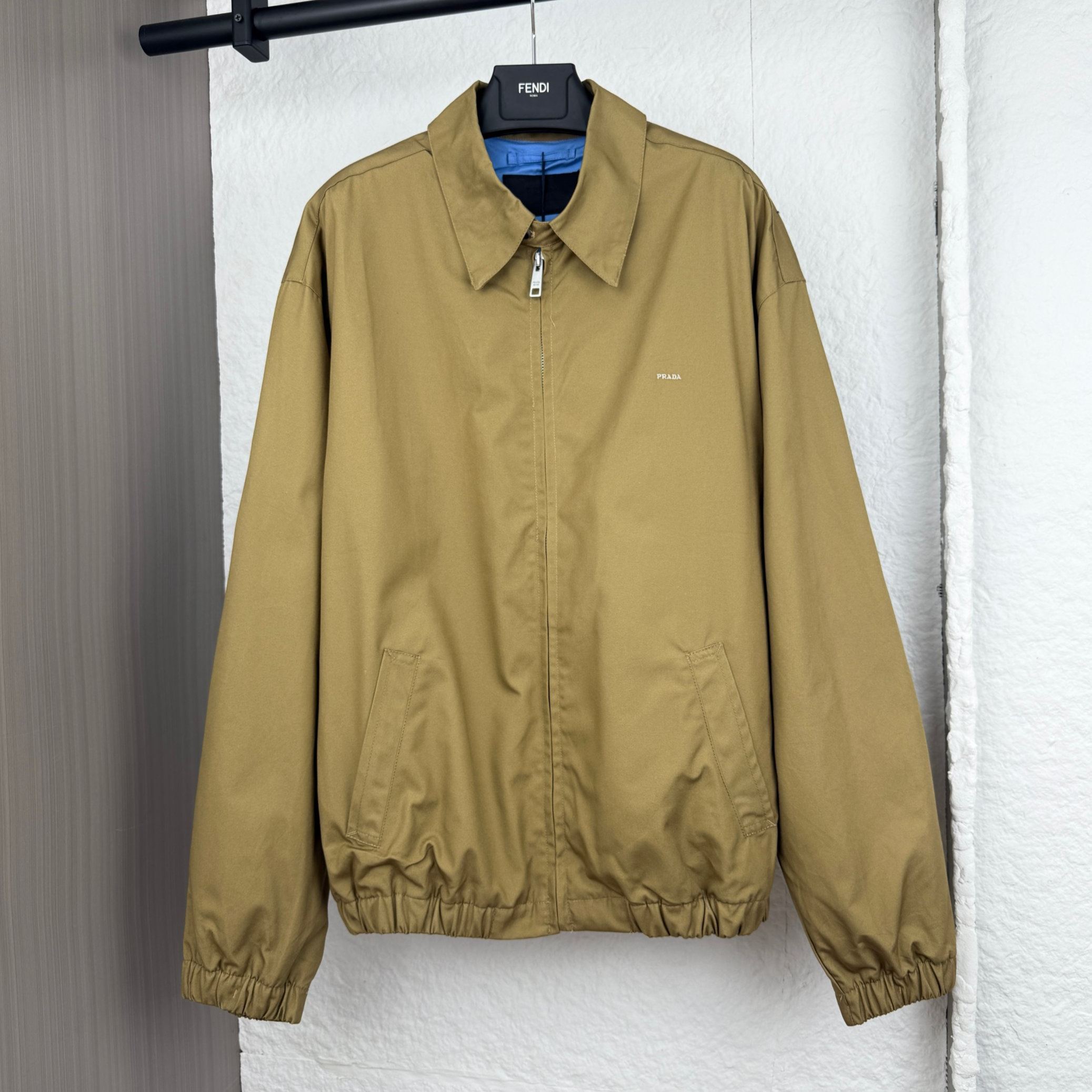 PRADA Embroidered logo Zip up Jacket 50 (SGC885-1715-F0KDB-S-OOO）