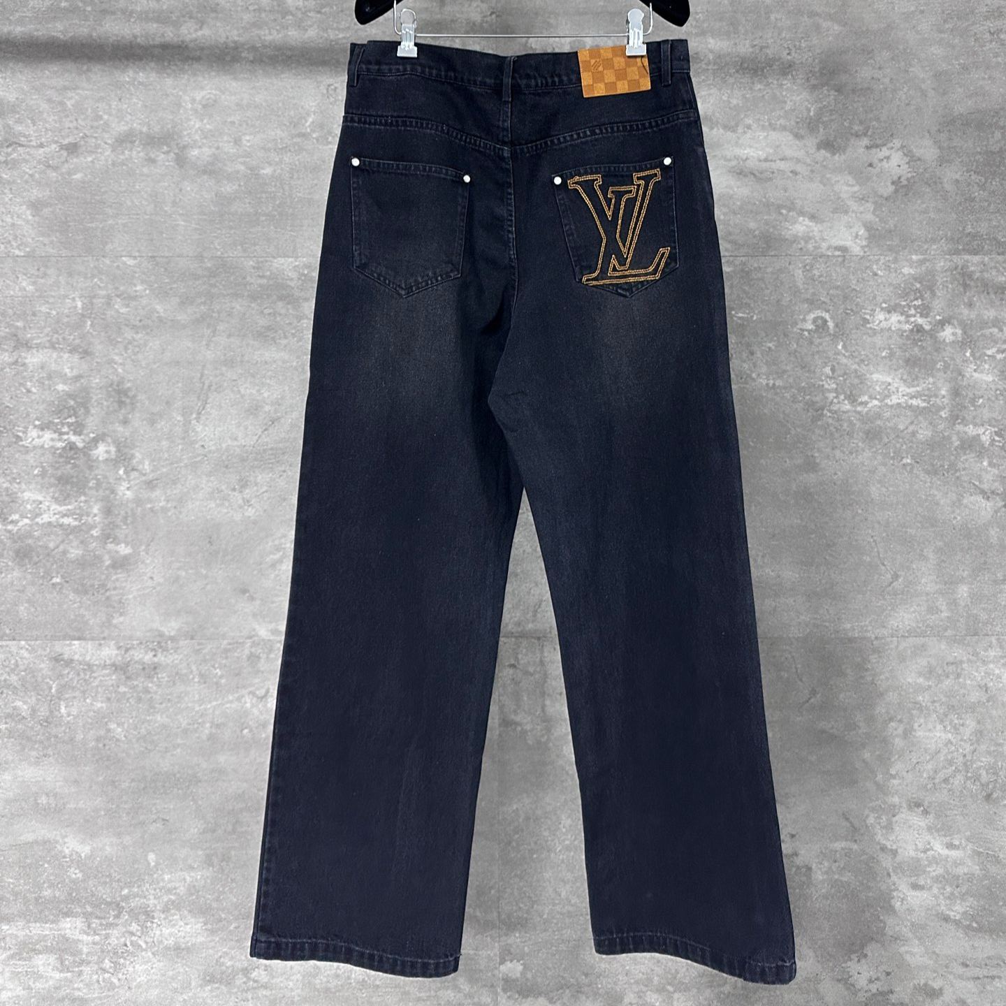 Louis Vuitton slim-fit jeans（1AILLC）