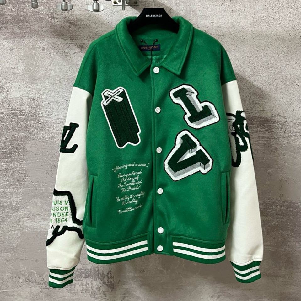 Louis Vuitton leather baseball jacke（1A98D3）