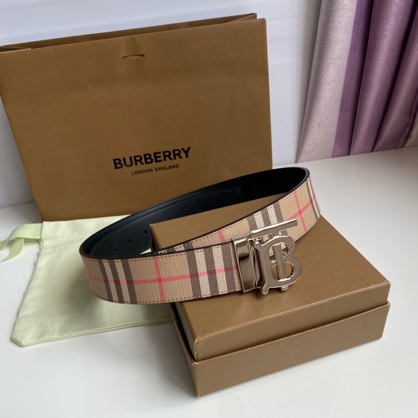 Burberry TB Logo Classic Check Reversible Belt-4cm（8042487）