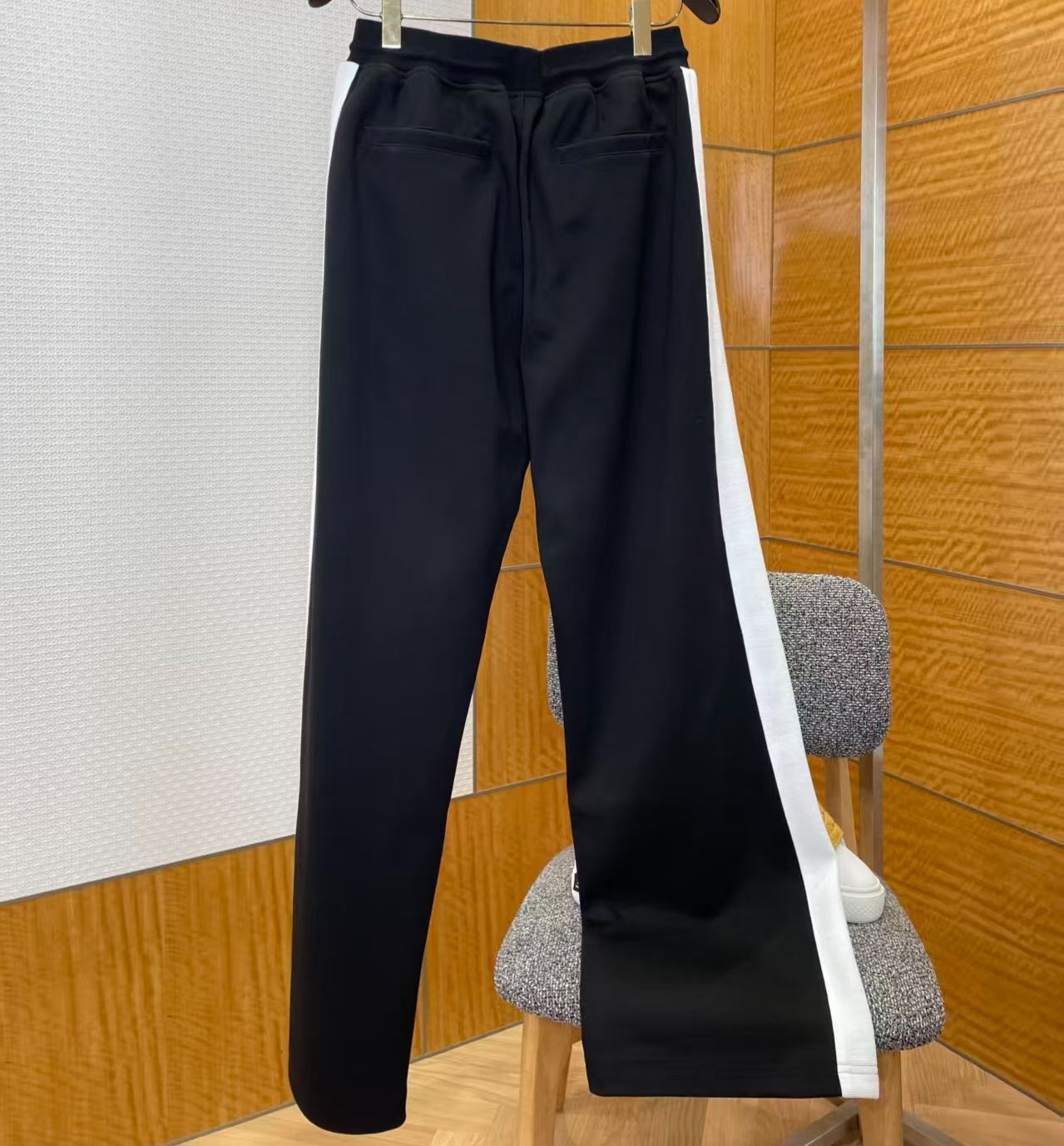 Louis Vuitton Hybrid Jersey Pants（1AHWAM）