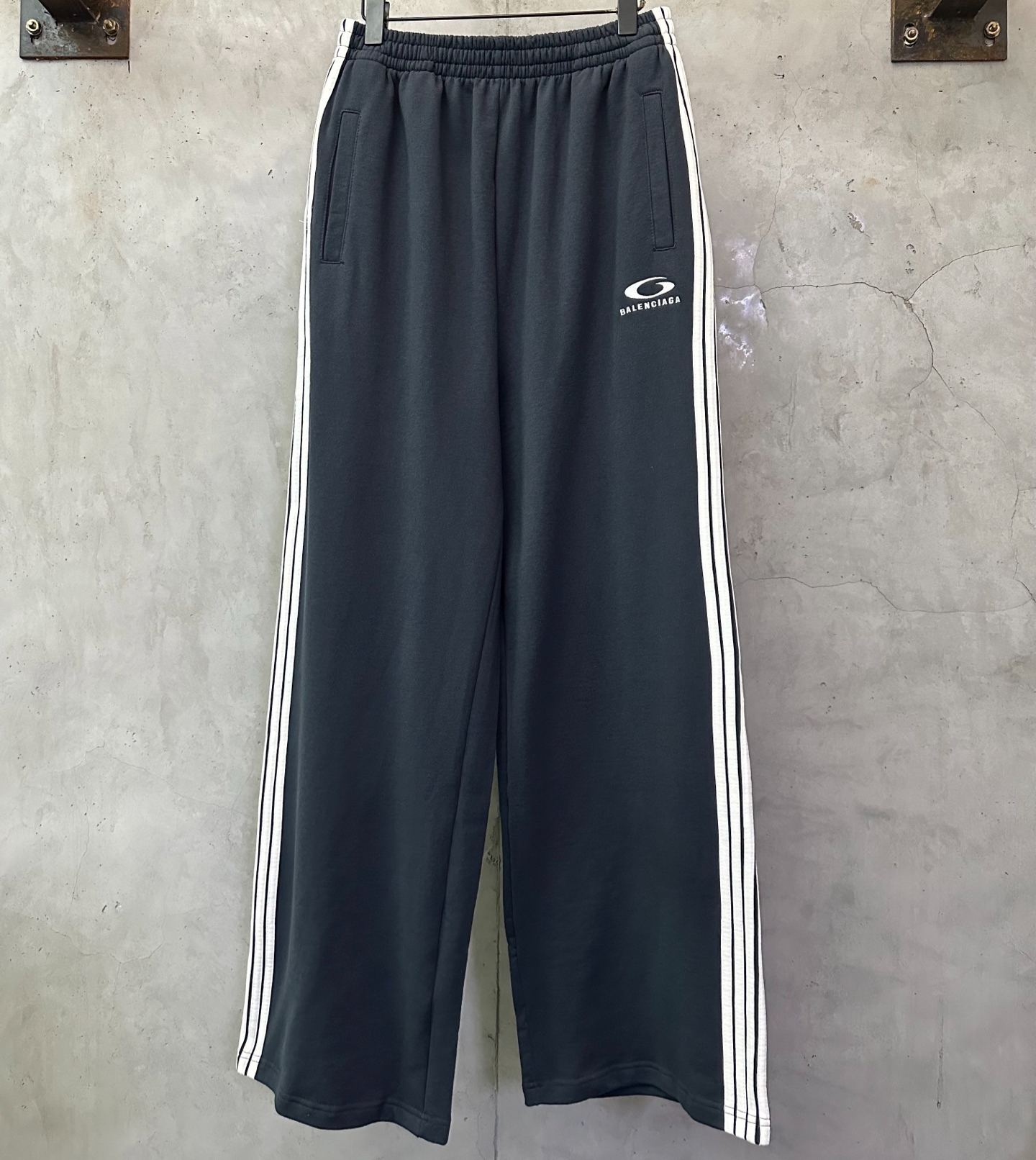 BALENCIAGA Men's Loop Sports Icon Baggy Sweatpants "Navy/White" (844177TSVI33967）