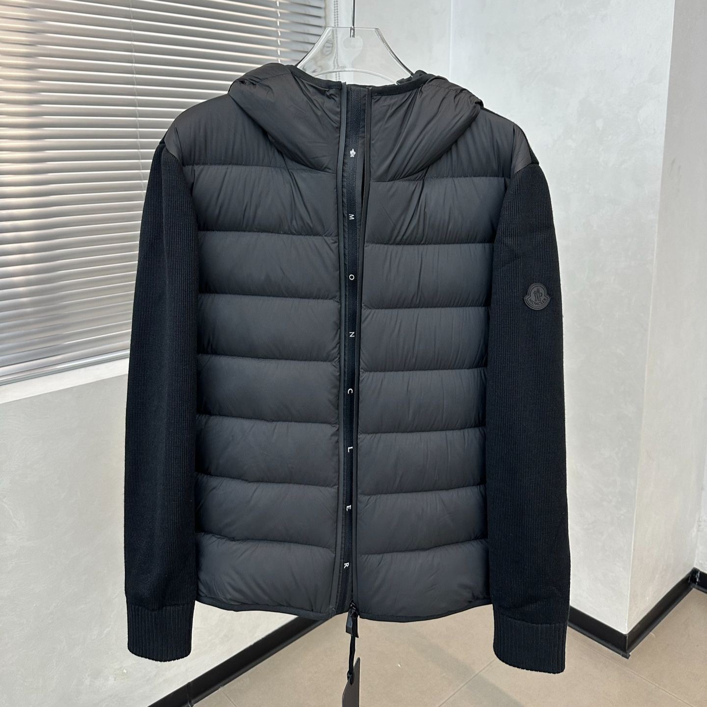 MONCLER Cotton zip-up down cardigan（J20919B00010M1122999）