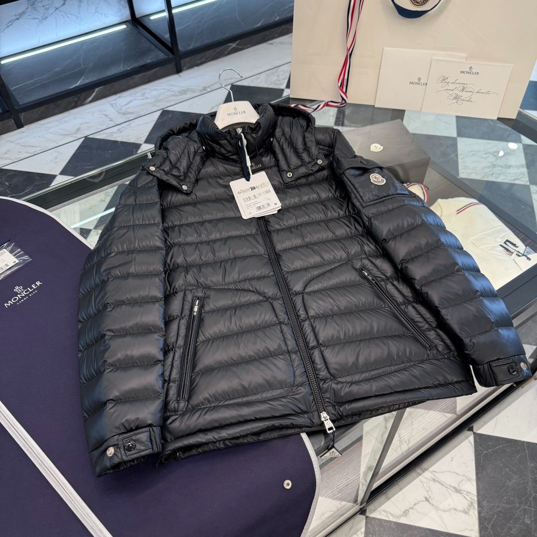 Moncler Lauros Short Down Jacket（J10911A00094595ZJ999）