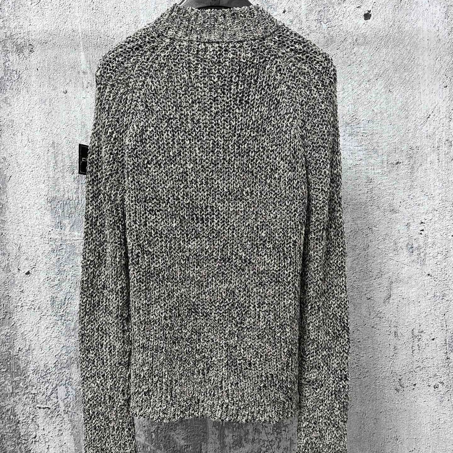 STONE ISLAND White Patch Sweater In V0001 White（8015530D1-V0001）