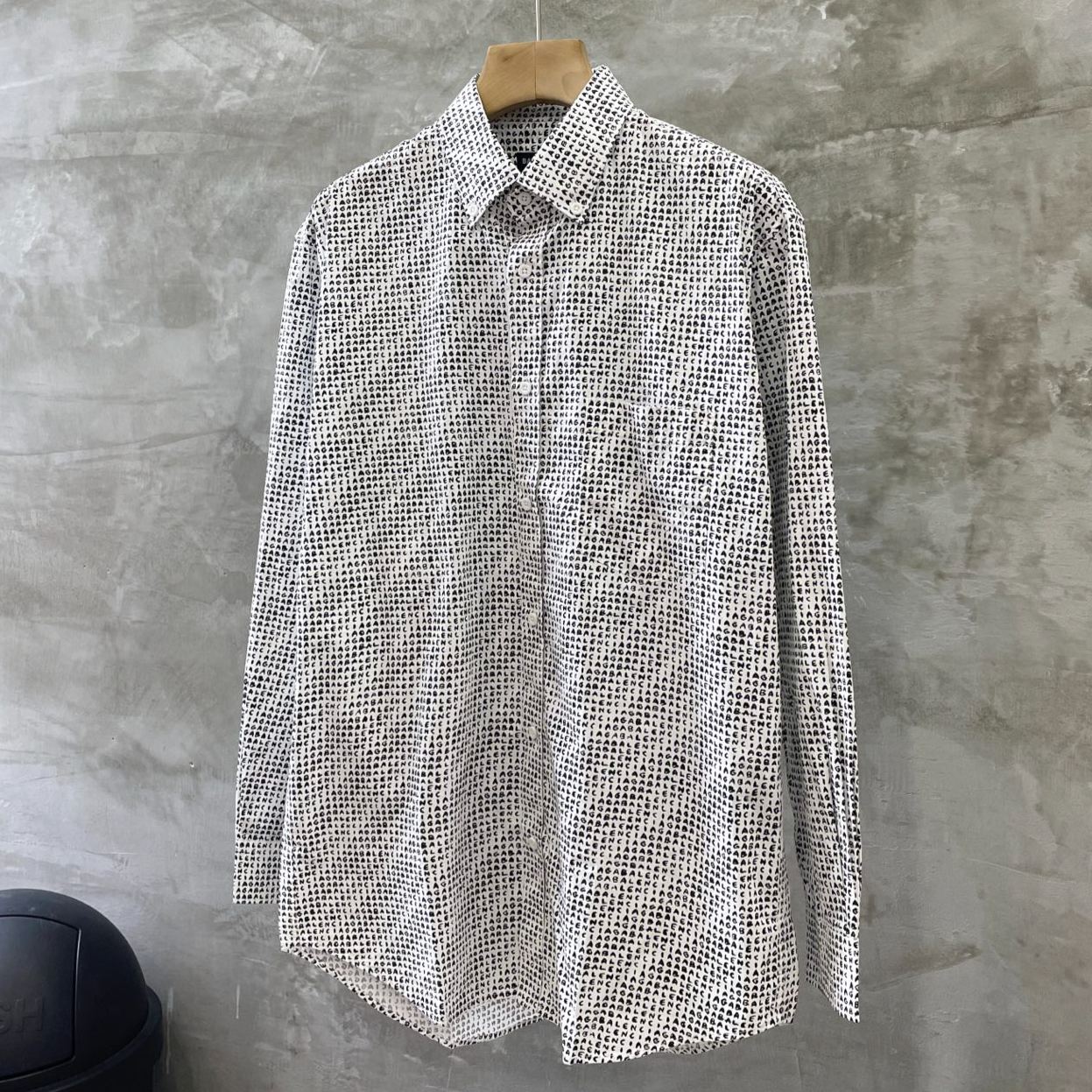 BALENCIAGA Men's Archive Letters Shirt in Black（627023TKL401070）