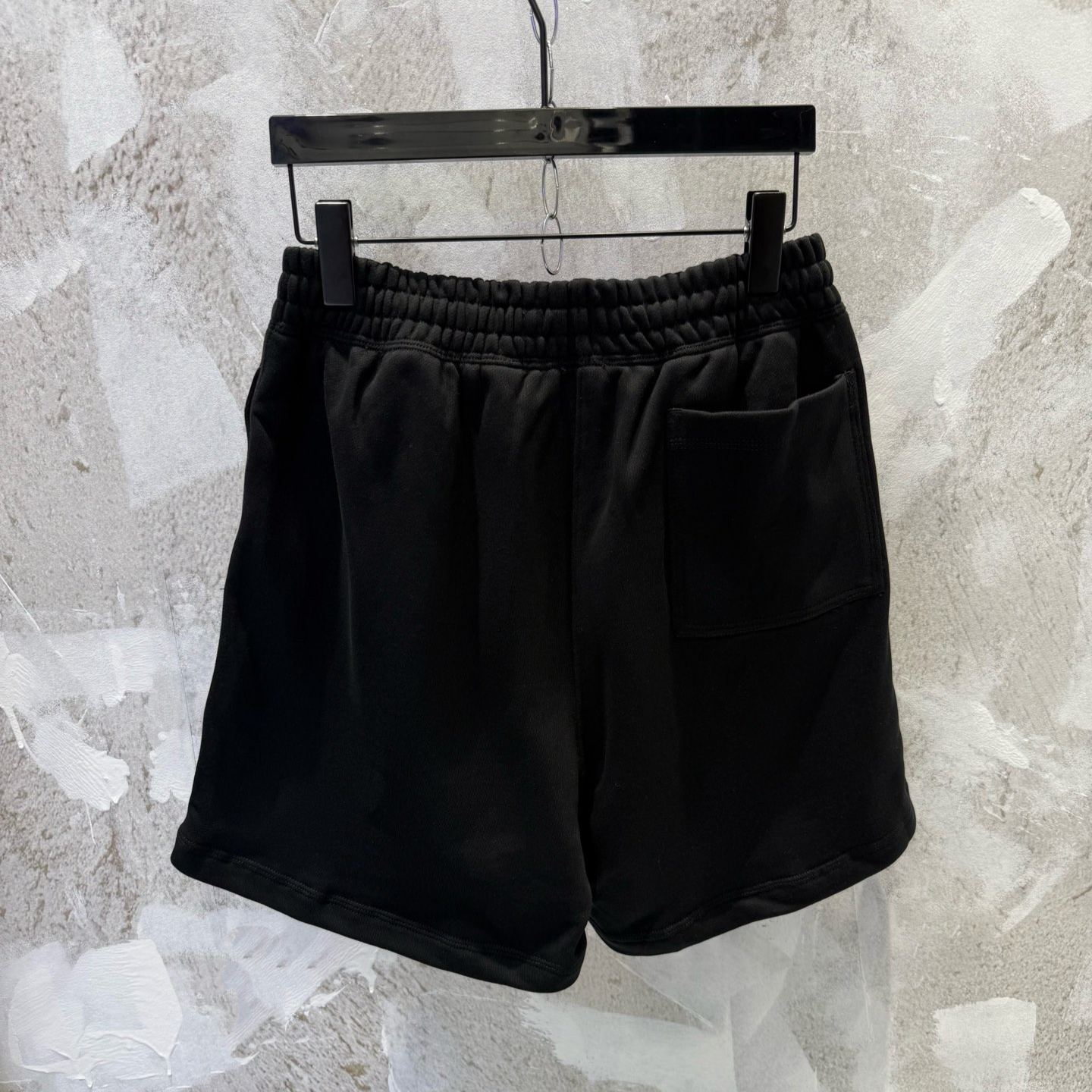 Burberry Equestrian Knight-print shorts（81090921）