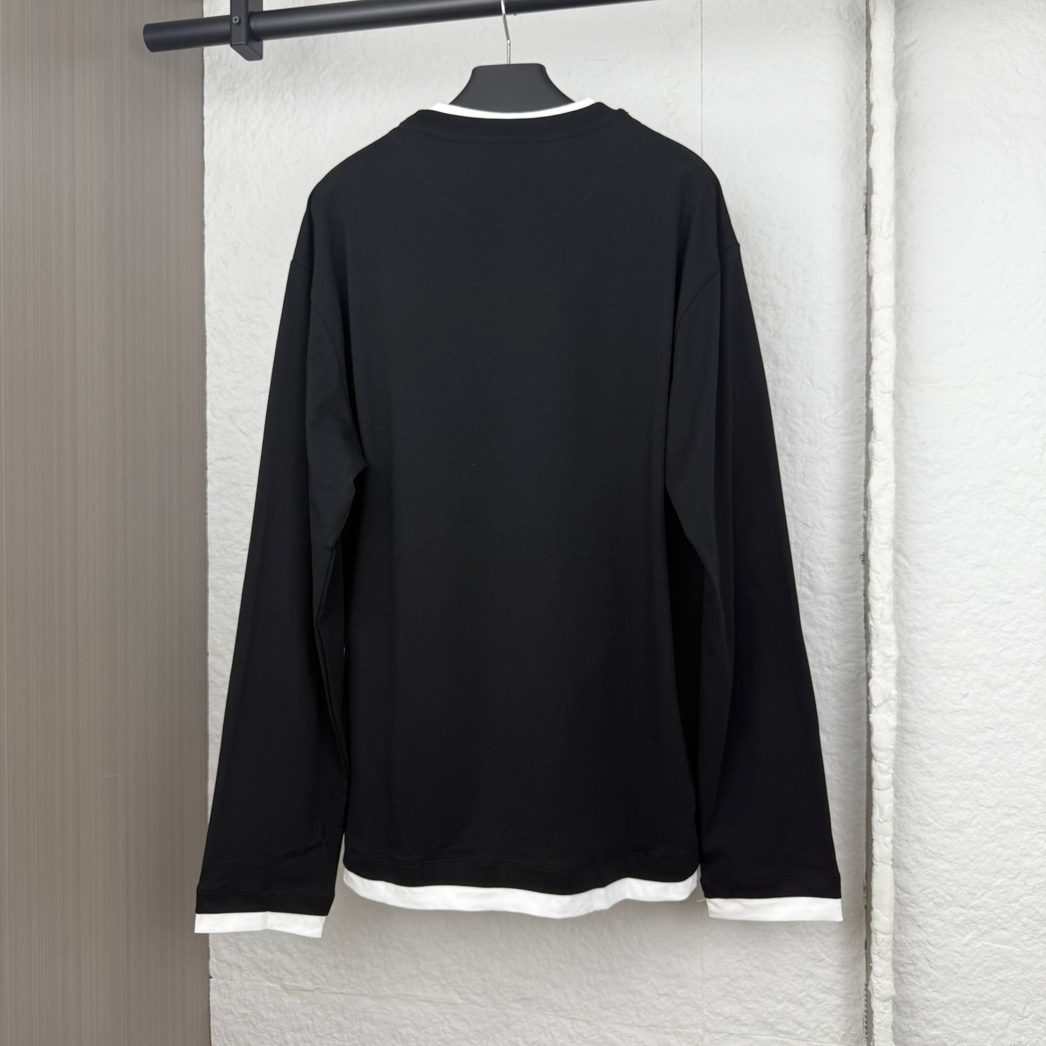 PRADA Black cotton crew neck long sleeve T-shirt (UJL73B-11CD-F0967-S-WMO）