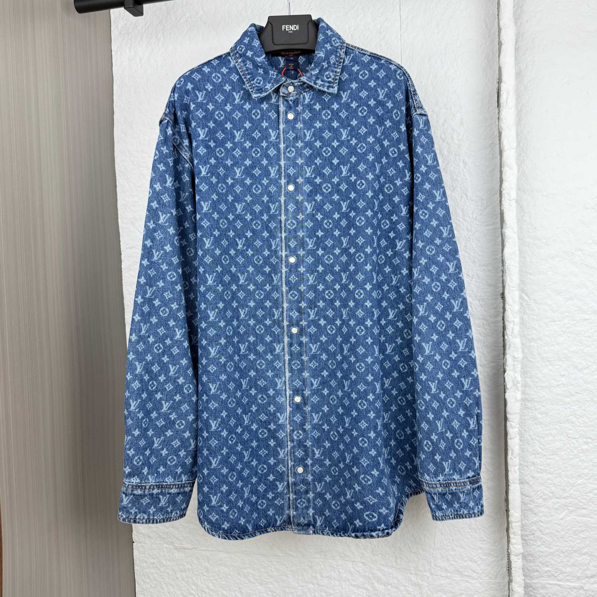 Louis Vuitton MONOGRAM denim shirt（1AI192）