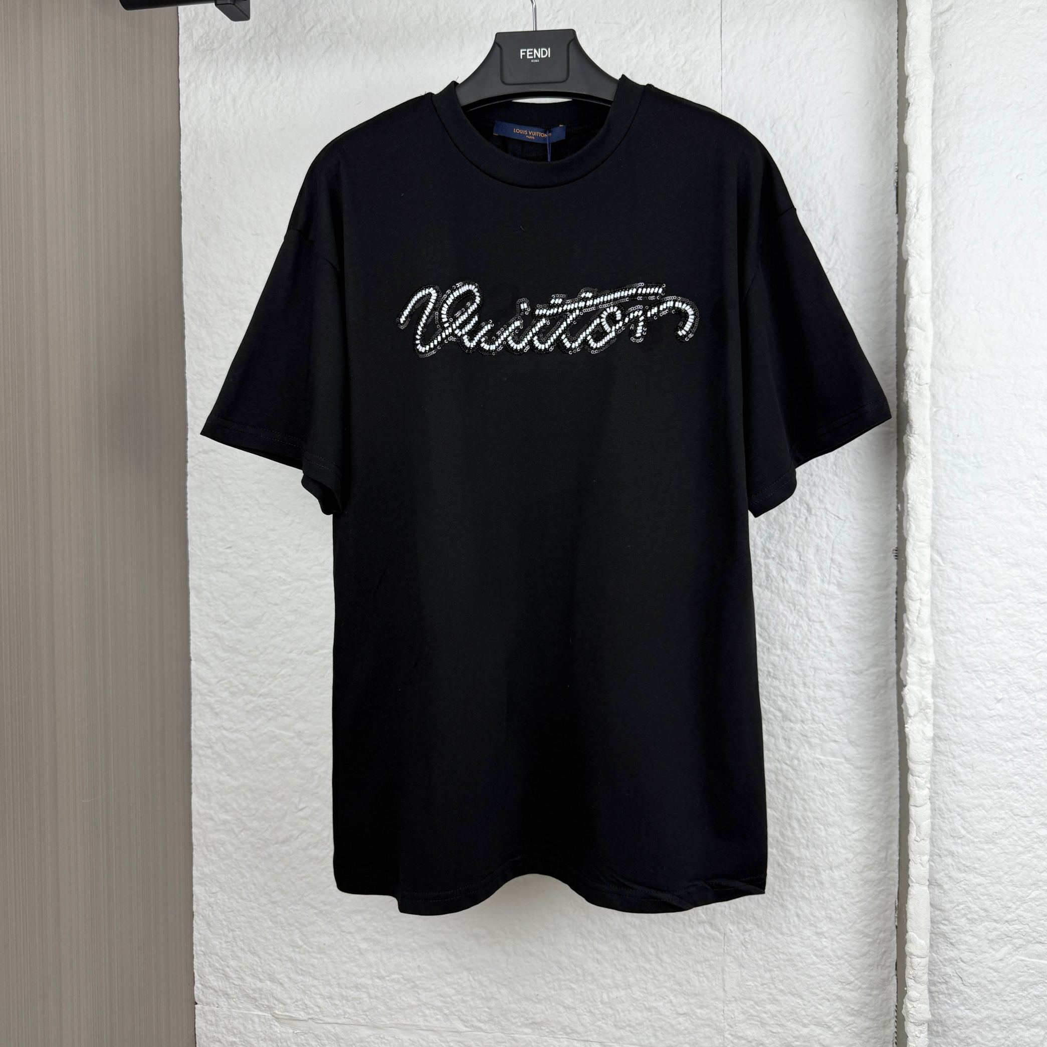 Louis Vuitton embellished short-sleeved T-shirt（1AJCFH）