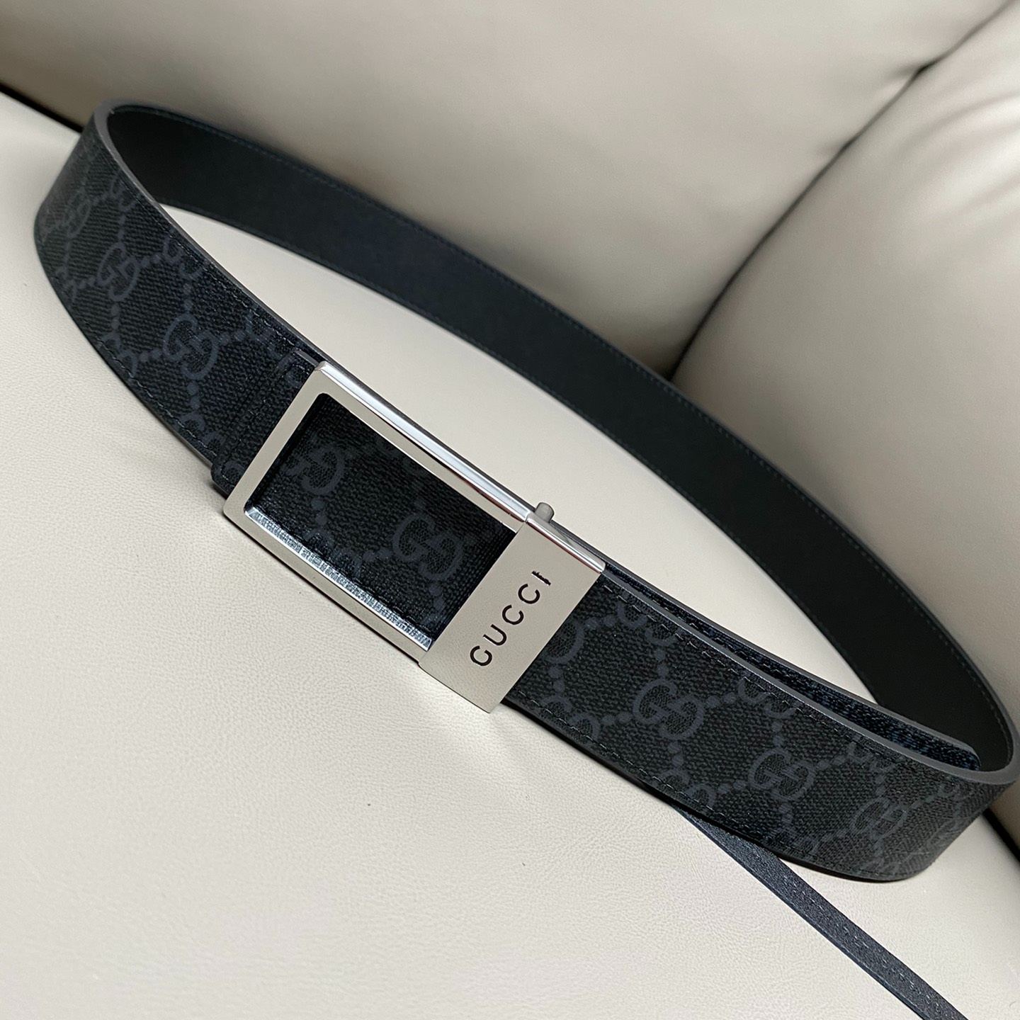 GUCCI Double-sided belt with rectangular buckle（82072492TIC1000）