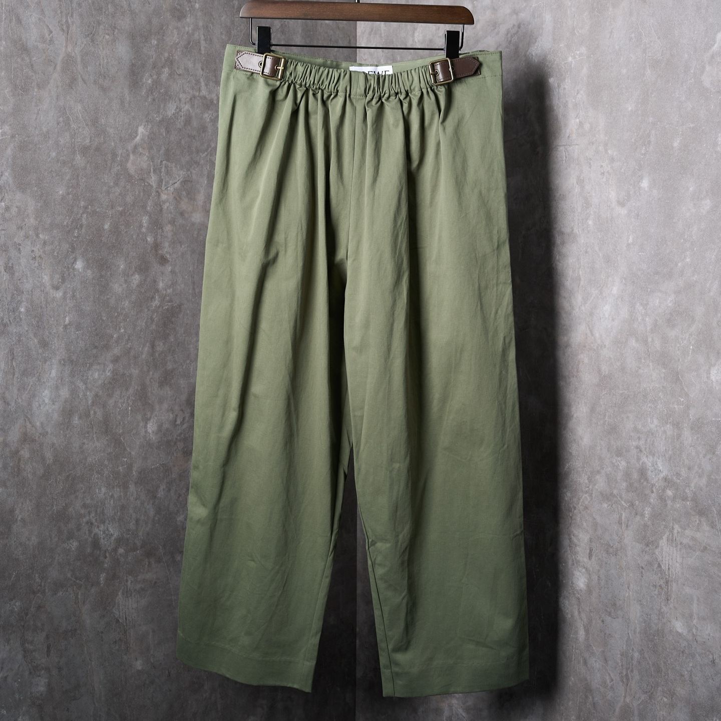 LOEWE MAN GREEN TROUSERS   (H526Y04WHI-4160）