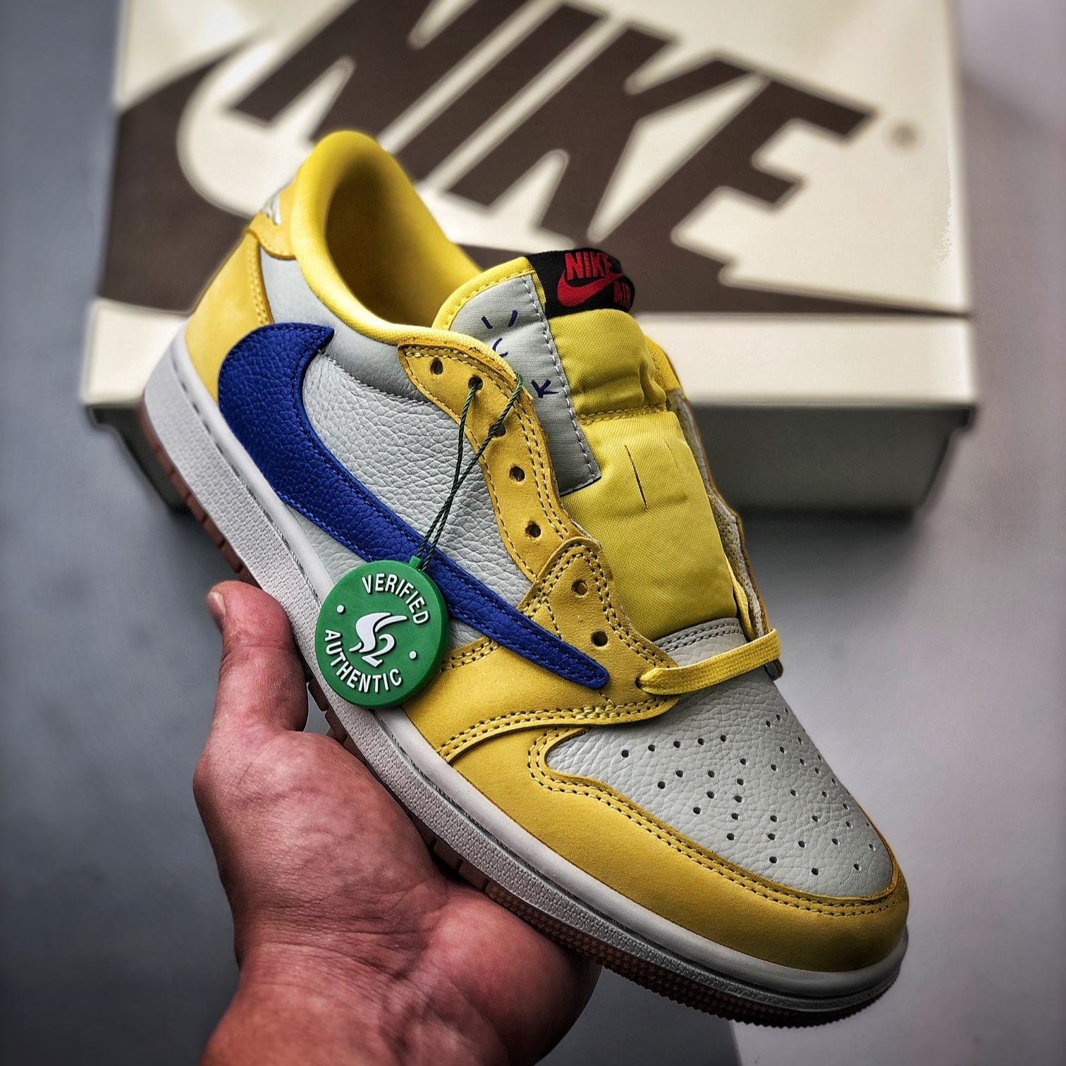 【SALE】Travis Scott × Nike WMNS Air Jordan 1 Low OG "Canary" (DZ4137-700 )