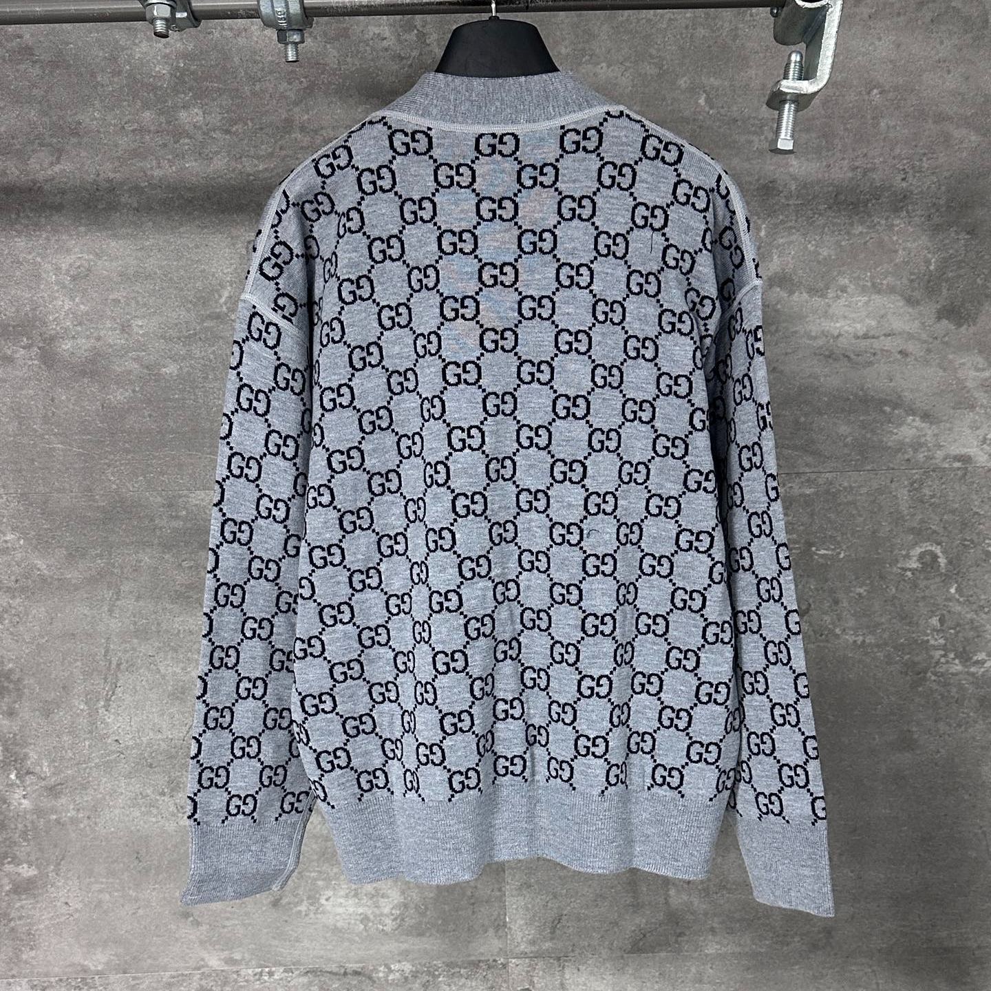 GUCCI double-faced GG wool jacquard knit cardigan in grey and black（644570-XKBN1-9751）