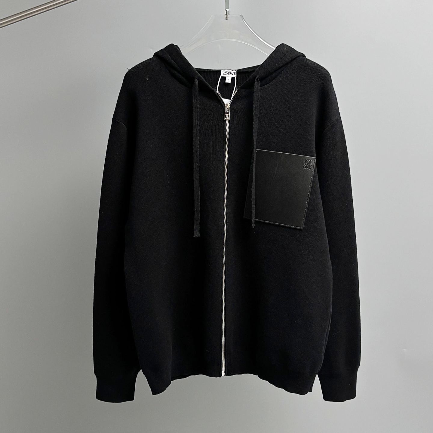 Loewe wool zip-up hoodie in black  (H526Y16KAS-1100）