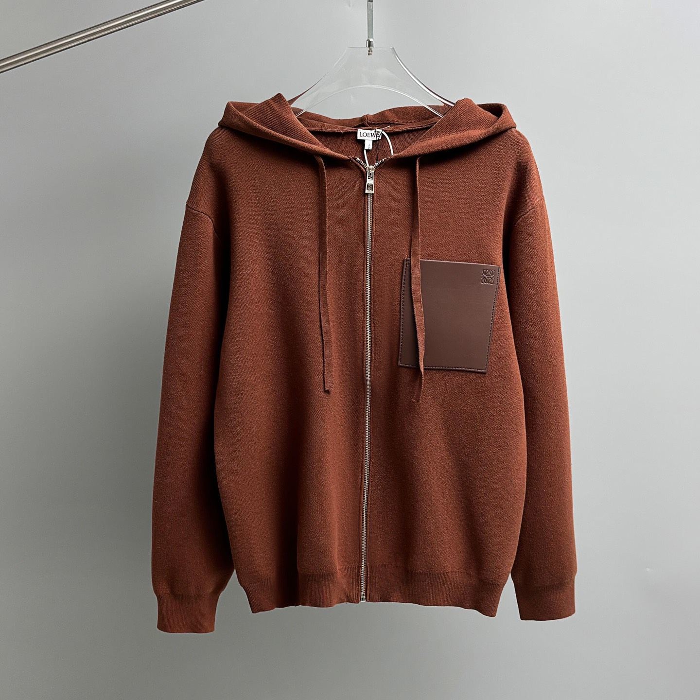Loewe wool zip-up hoodie in black  (H526Y16KAS-1100）