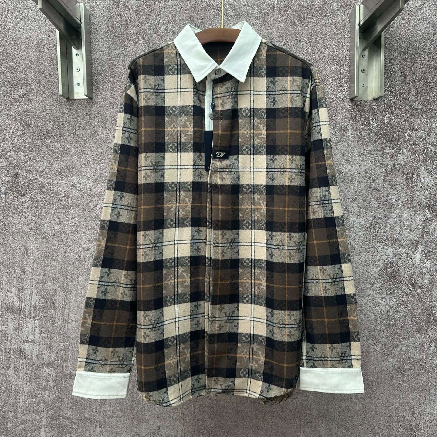 Louis Vuitton MONOGRAM Flannel Long-Sleeve Polo Shirt  (1AIKAM）