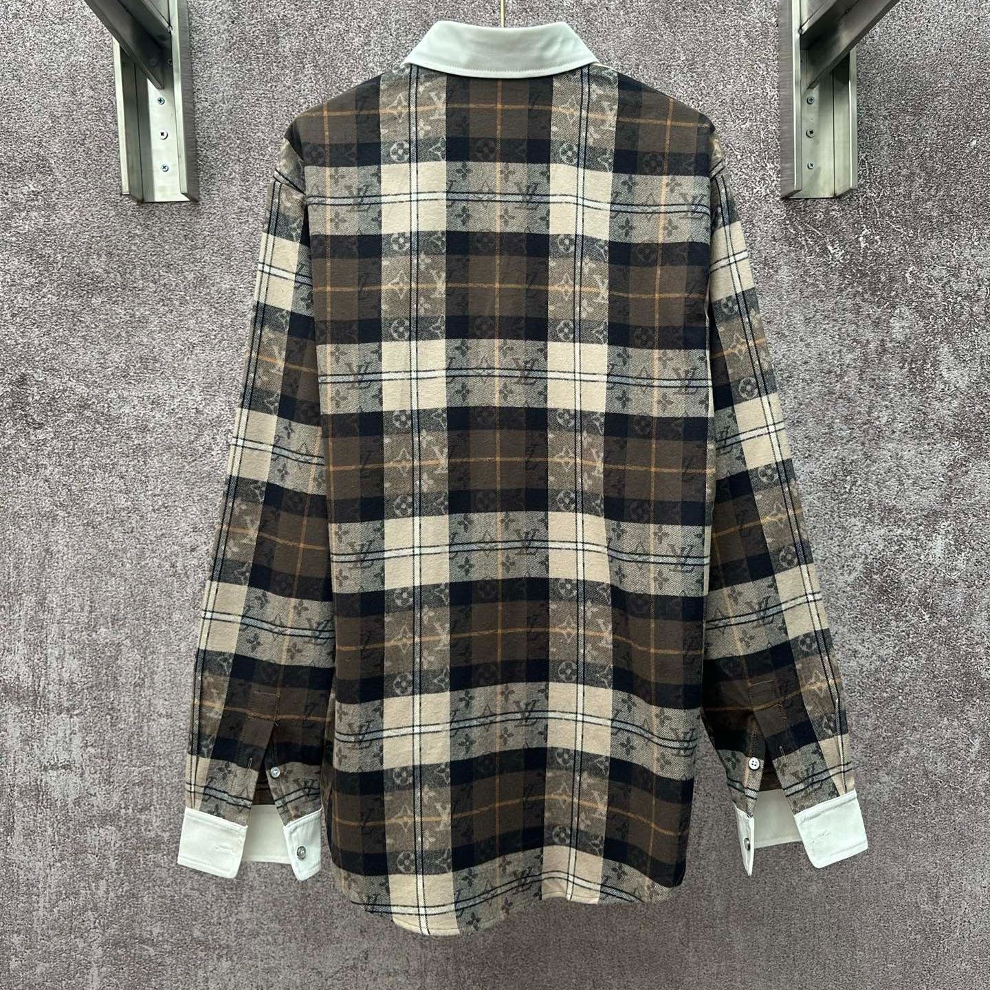Louis Vuitton MONOGRAM Flannel Long-Sleeve Polo Shirt  (1AIKAM）