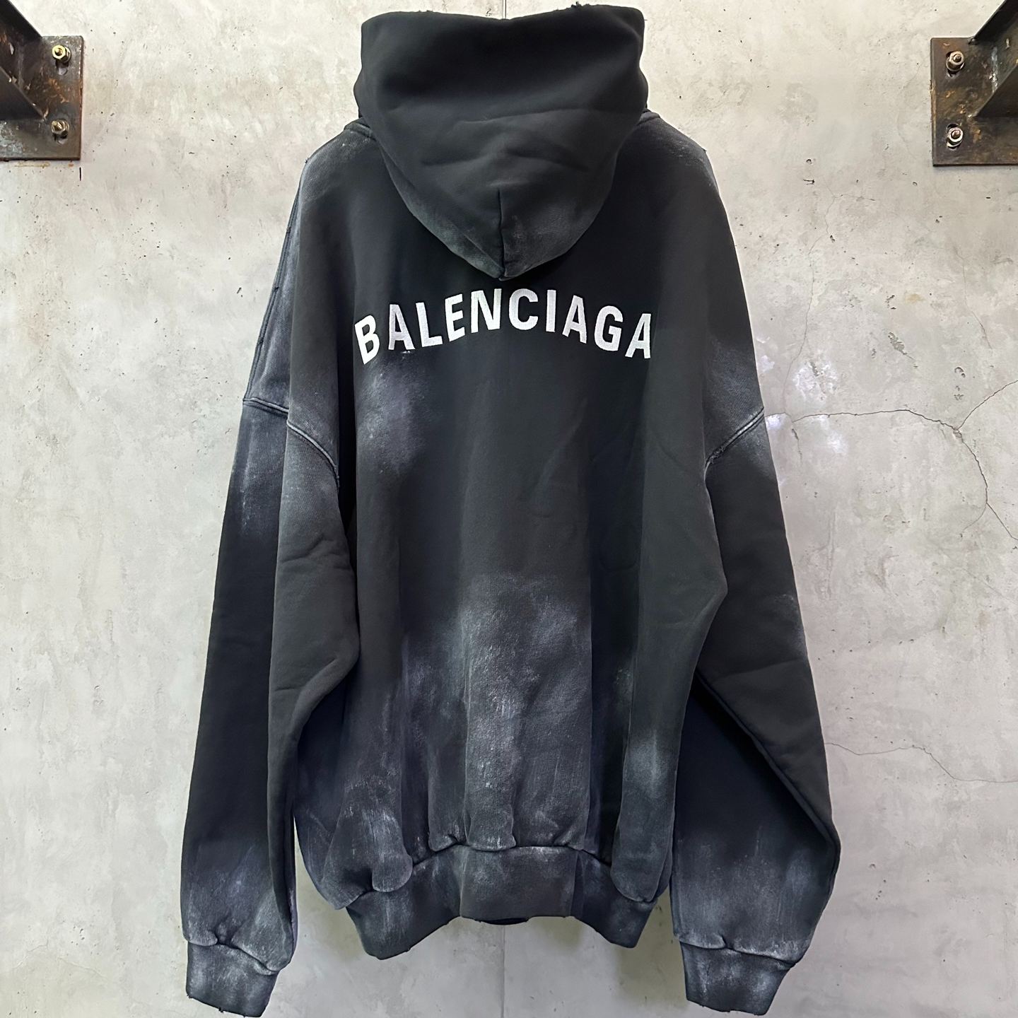 BALENCIAGA Men's Washed Back Hoodie (767877TSV889374）