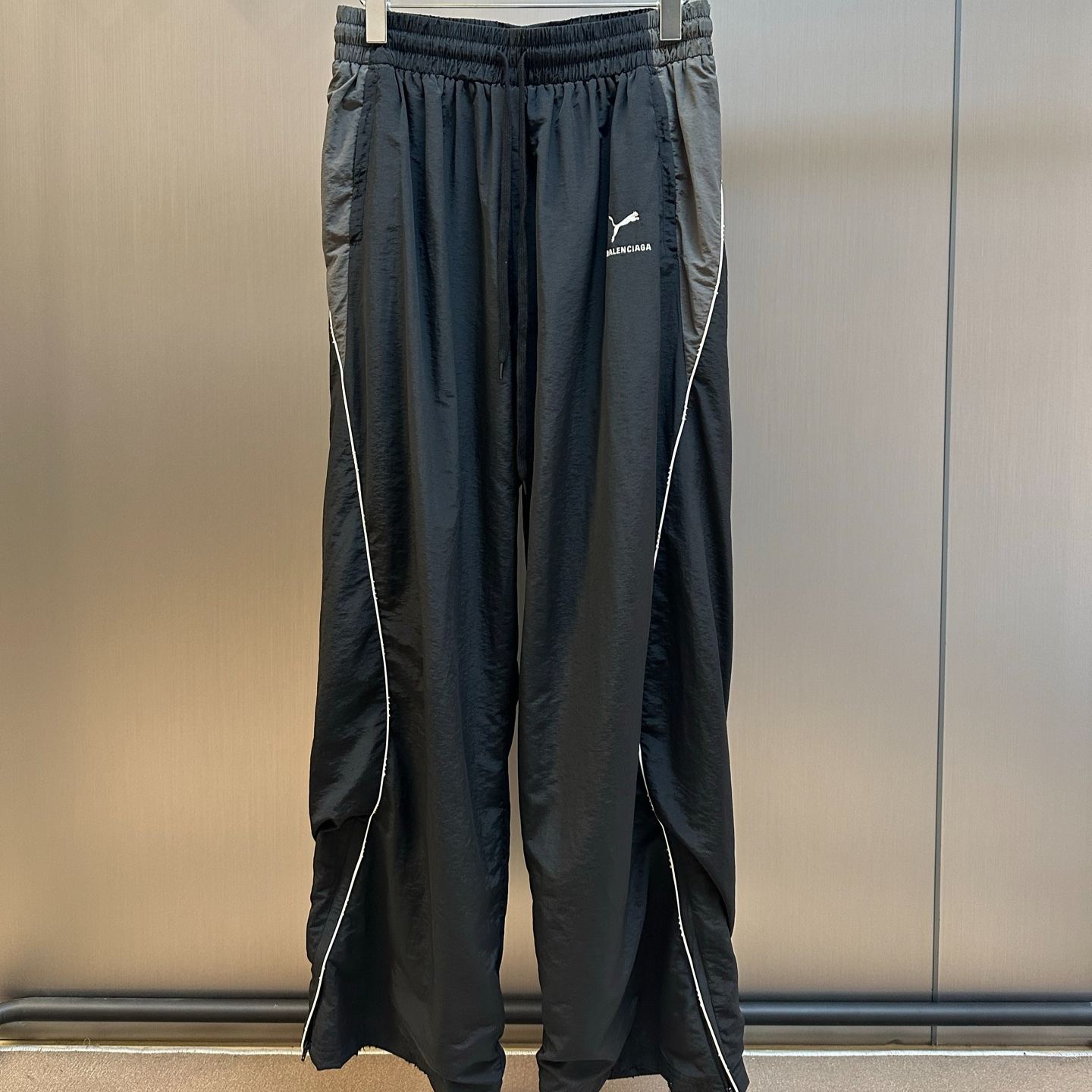 Balenciaga Puma Tracksuit Pants in Elephant Grey（850701TTO041485）