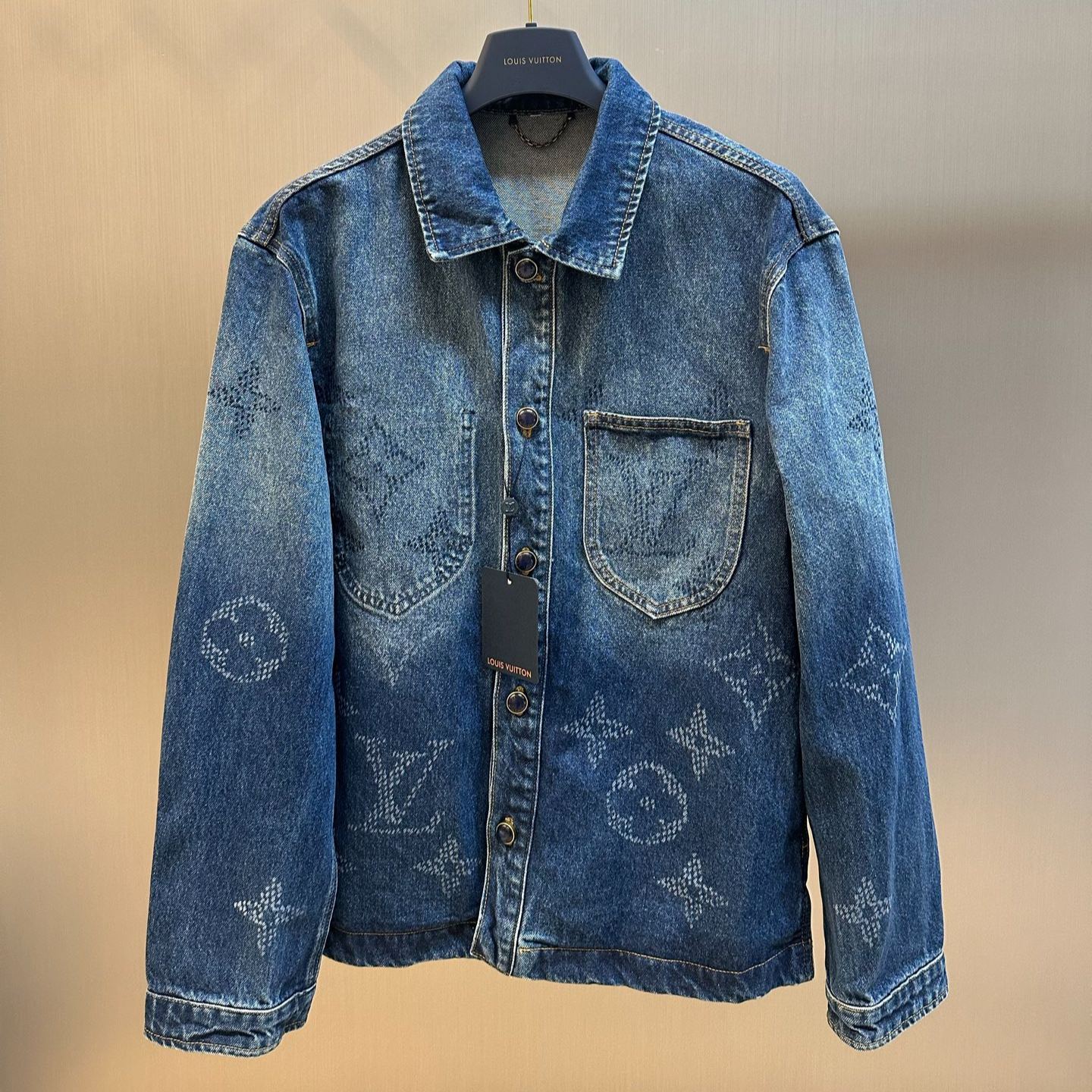 Louis Vuitton Monogram Uzai Cloth Cloth Cloak（1AIK81）