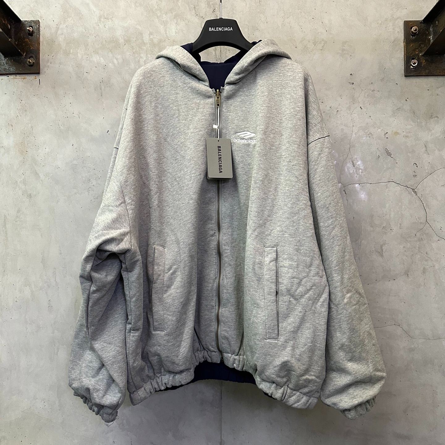 Balenciaga 25FW Reversible Hooded Jacket（856361TPQ384140）