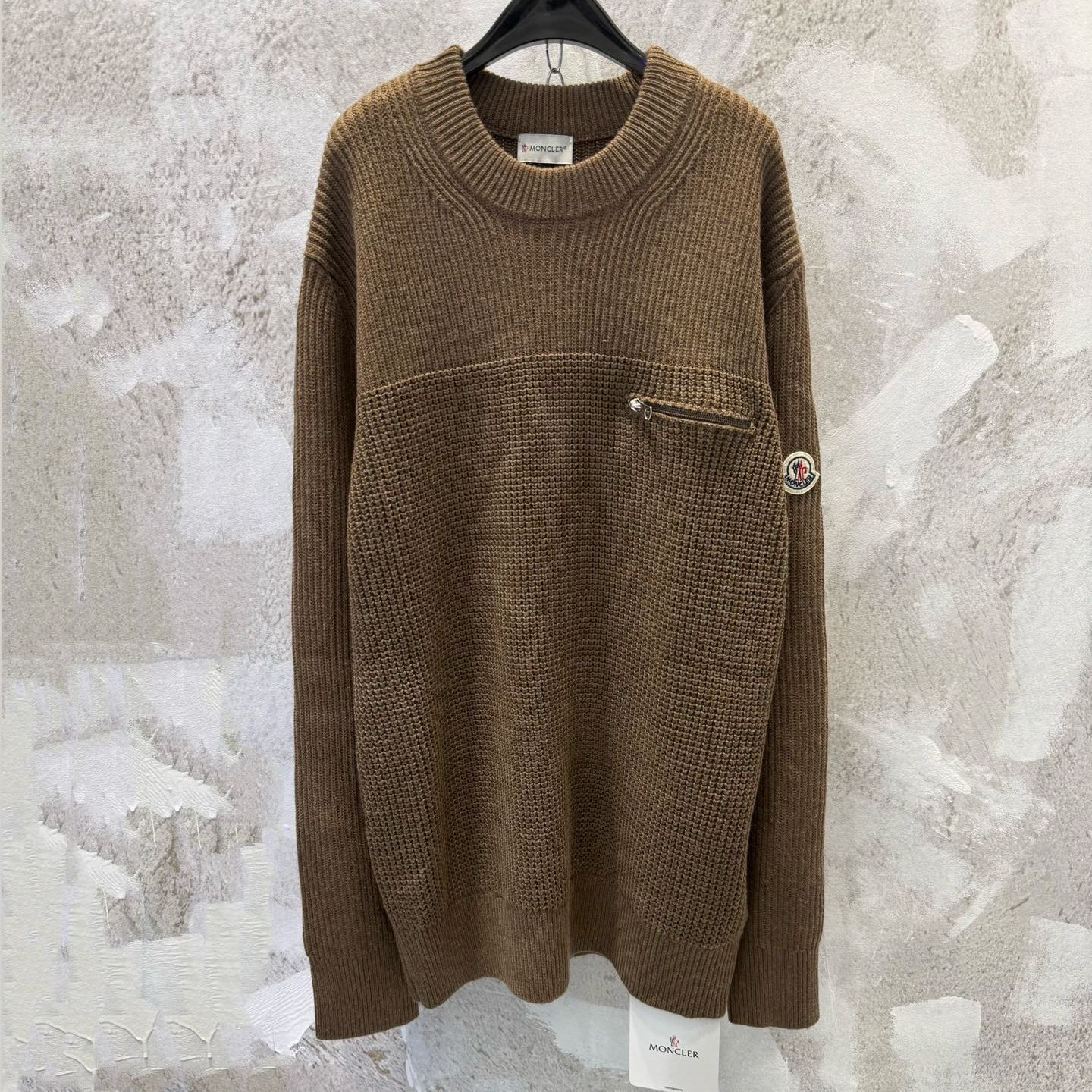 Moncler Wool Cashmere Crewneck（J20919C00007M4281745）