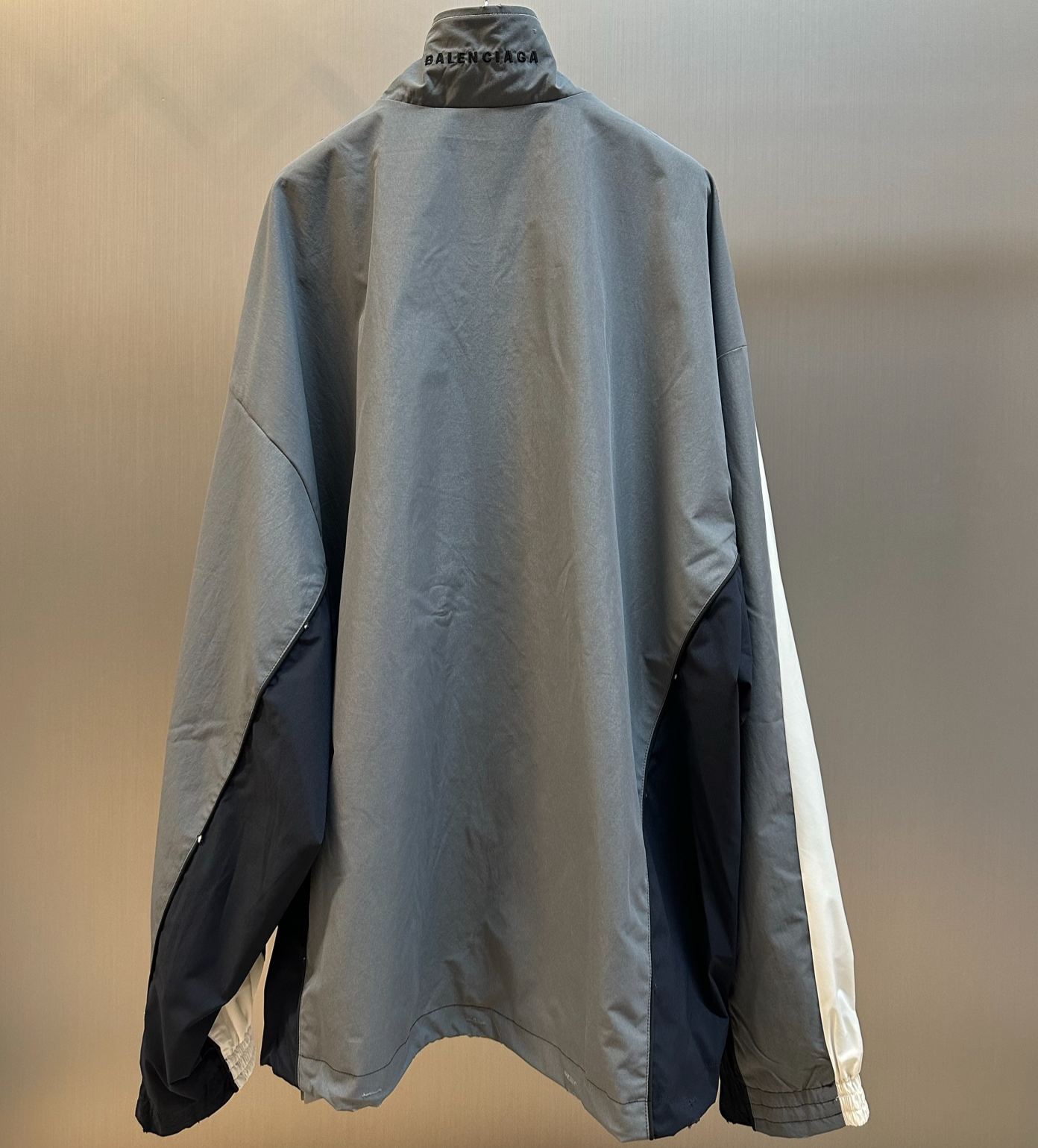 Balenciaga 50/50 Tracksuit Jacket in White/grey（831363TRO319000）