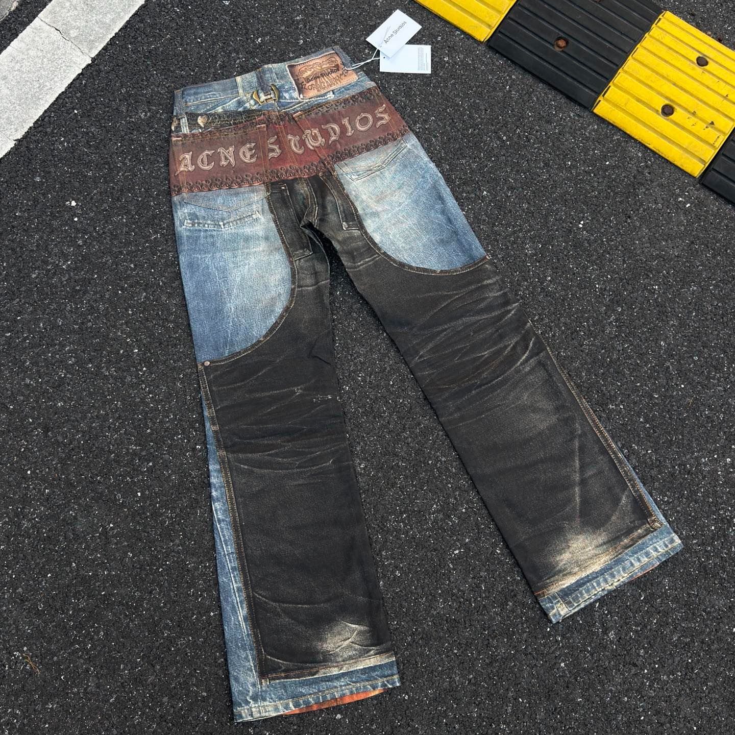 Acne Studios 2010M Heart Buckles Trompe L'Oeil Jeans (BK0704-AIL）