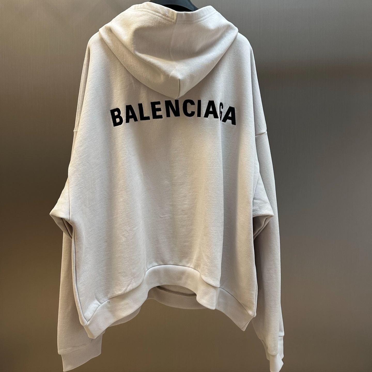 Balenciaga Hooded cotton sweatshirt with kangaroo pocket (827939TTVJ23307）