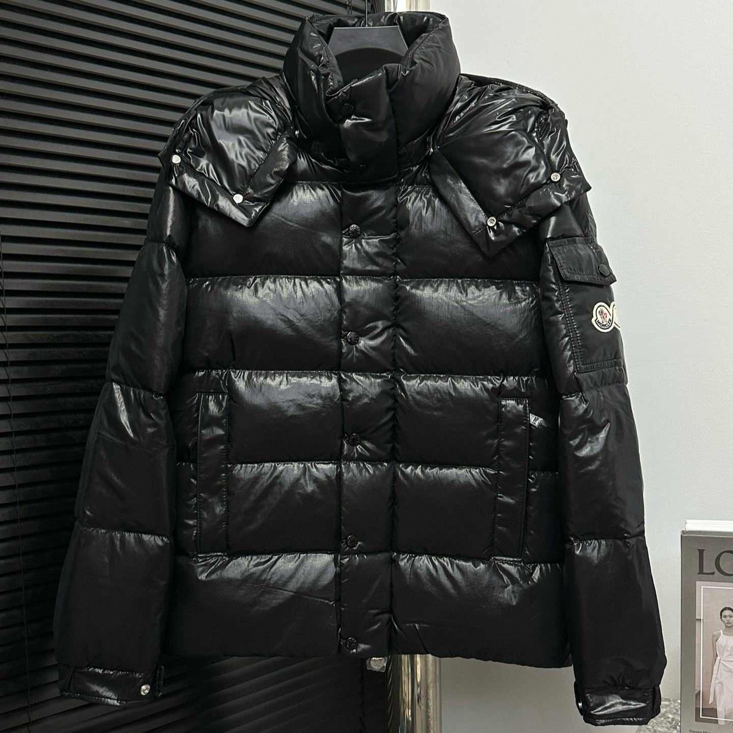 Moncler Maya 70 Winter Short Men's Down Jacket（H20911A002565969T1000）