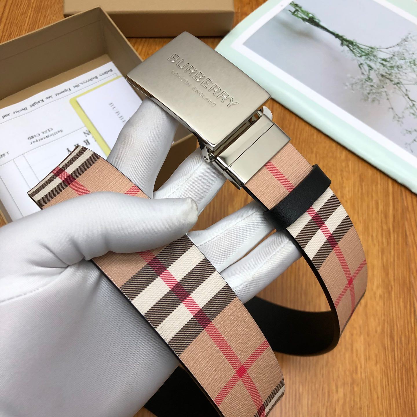 Burberry men's belt in vintage check pattern（80698561）