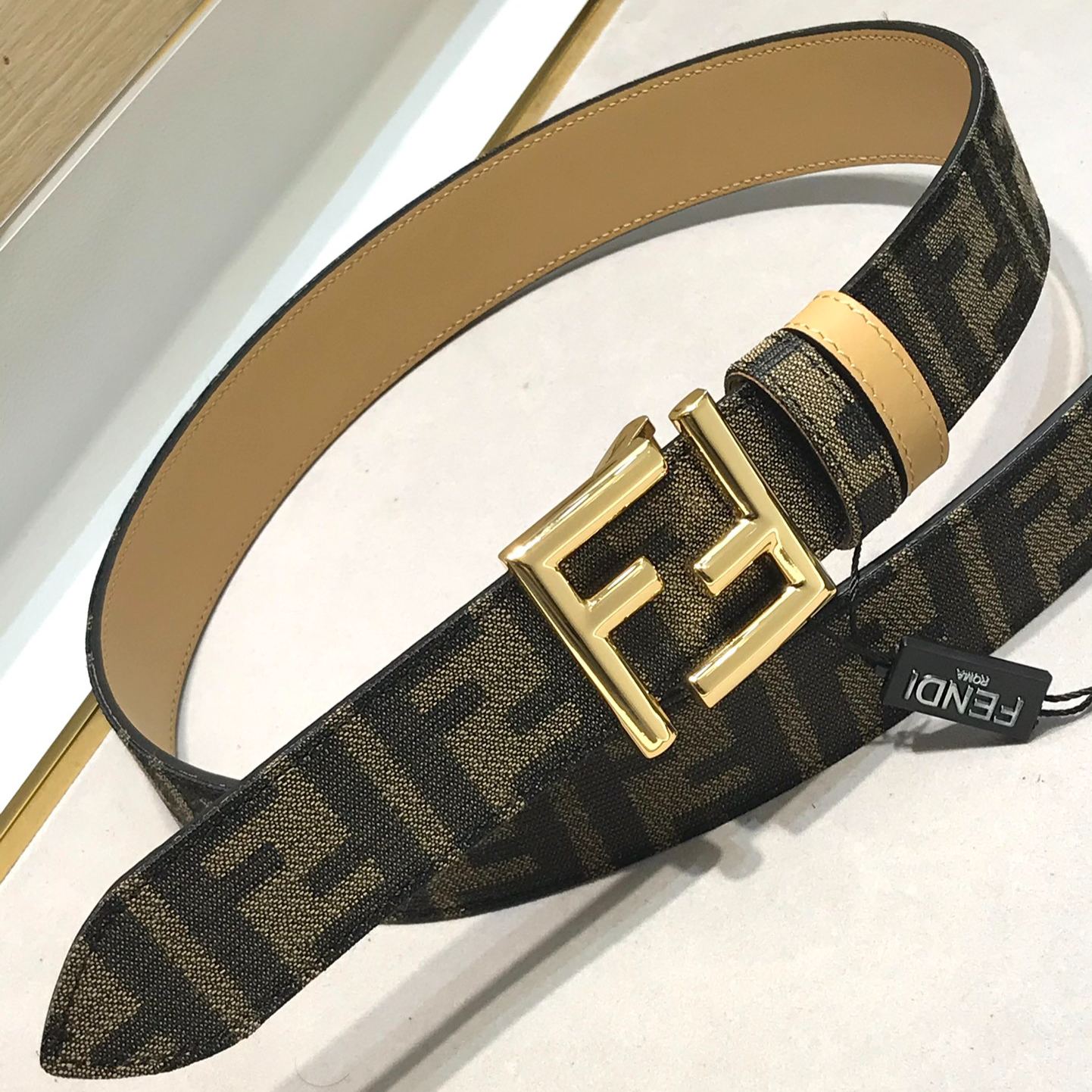 FENDI FF belt-reversible belt in beige leather and FF fabric（8C0686ANH7F1L2K）