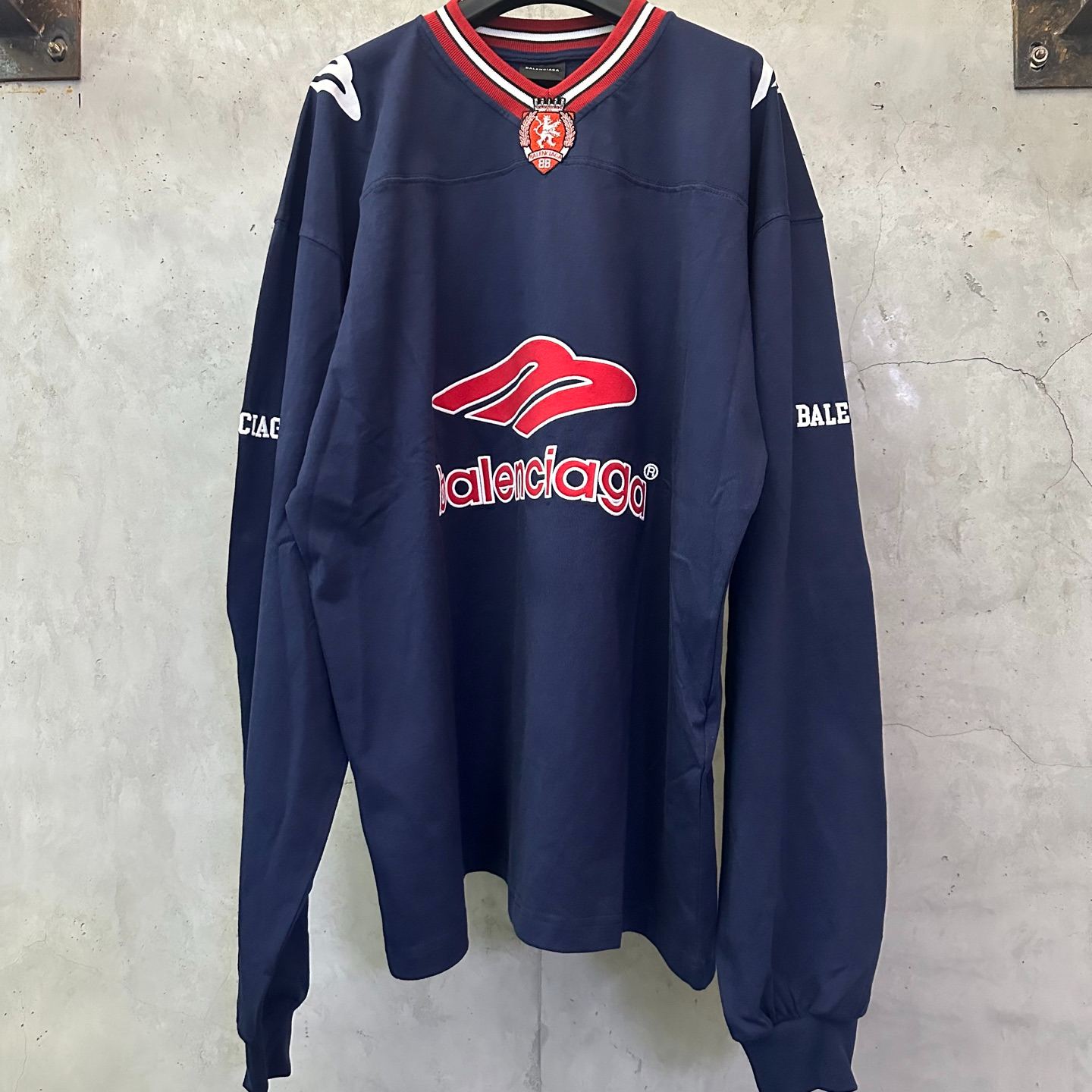 Balenciaga3B Football Long Sleeve V-neck T-shirt (857085TTVQ64030）