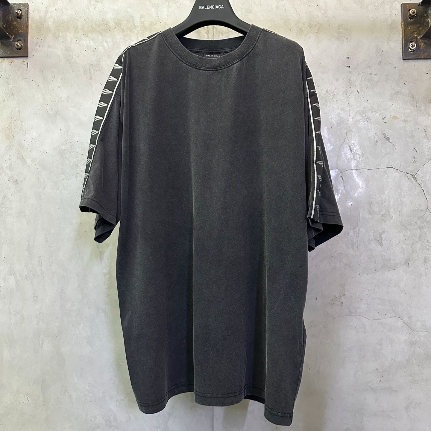 BALENCIAGA Men's Stripe T-shir（764235TTVP89012）