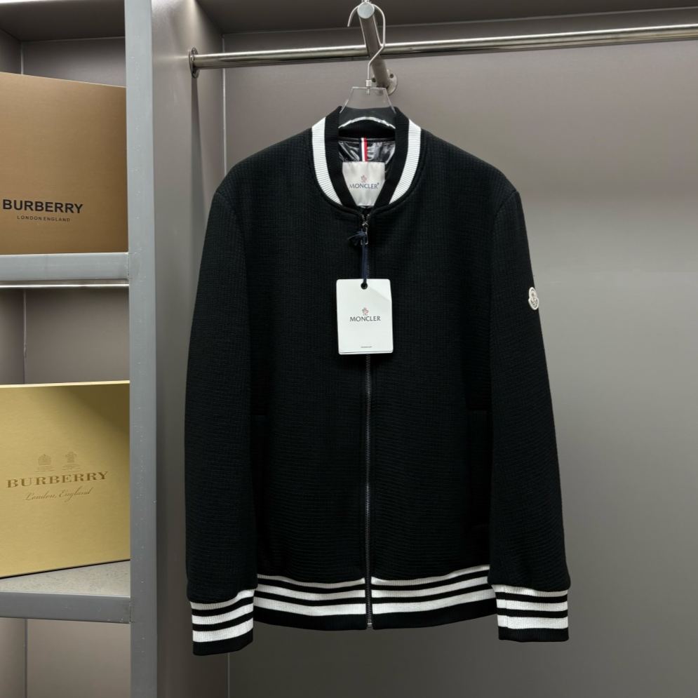Moncler Cardigan Extrafine Wool（J20919B00012M1131779）