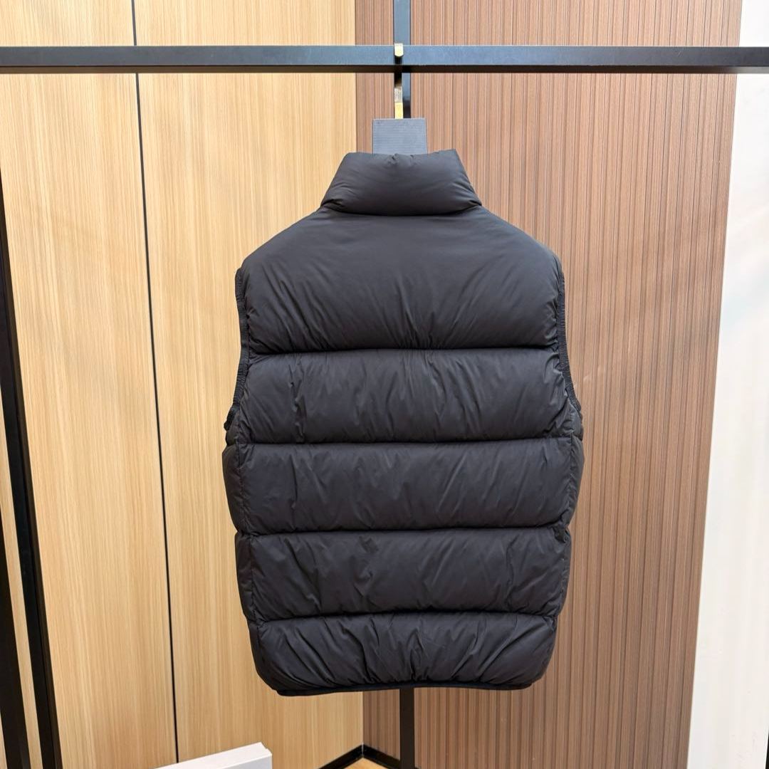 MONCLER ALMAZ down vest nylon zipper with logo patch（1A000775396LP97）