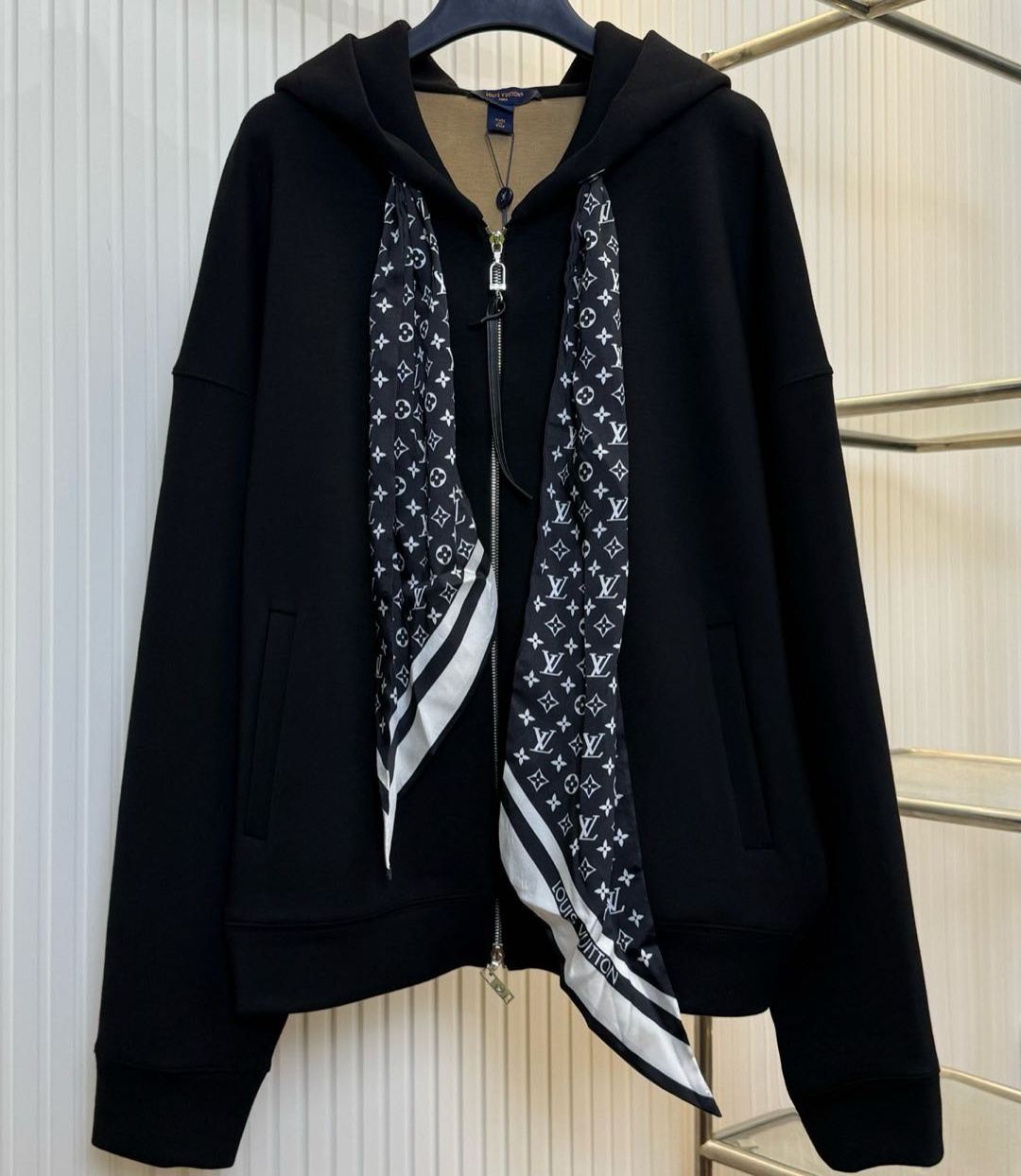 Louis Vuitton Monogram scarf zip-up hooded jacket（1AIR90）